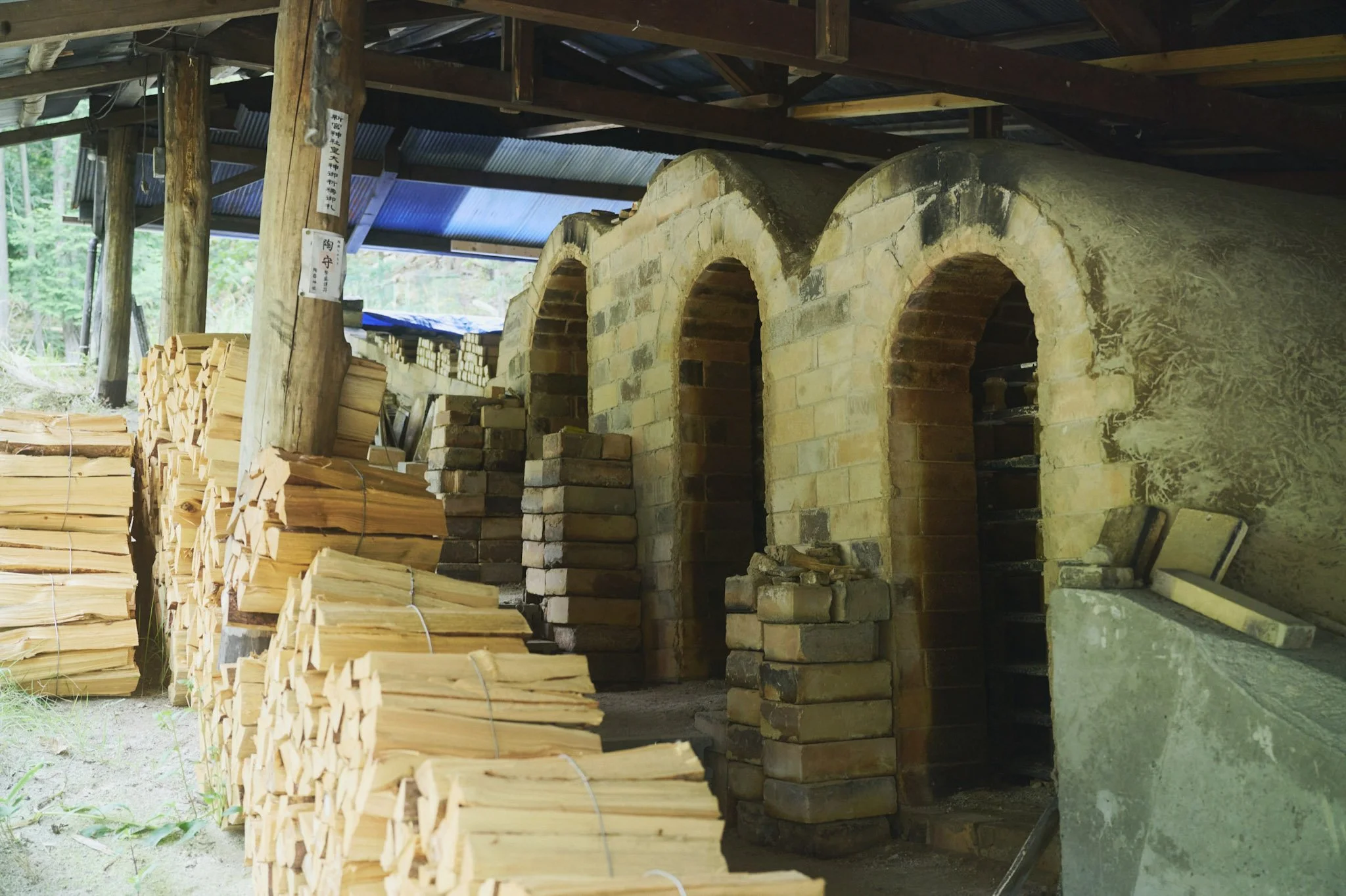 2-Shiga_ShigarakiPotteryStudioTour_028.jpg