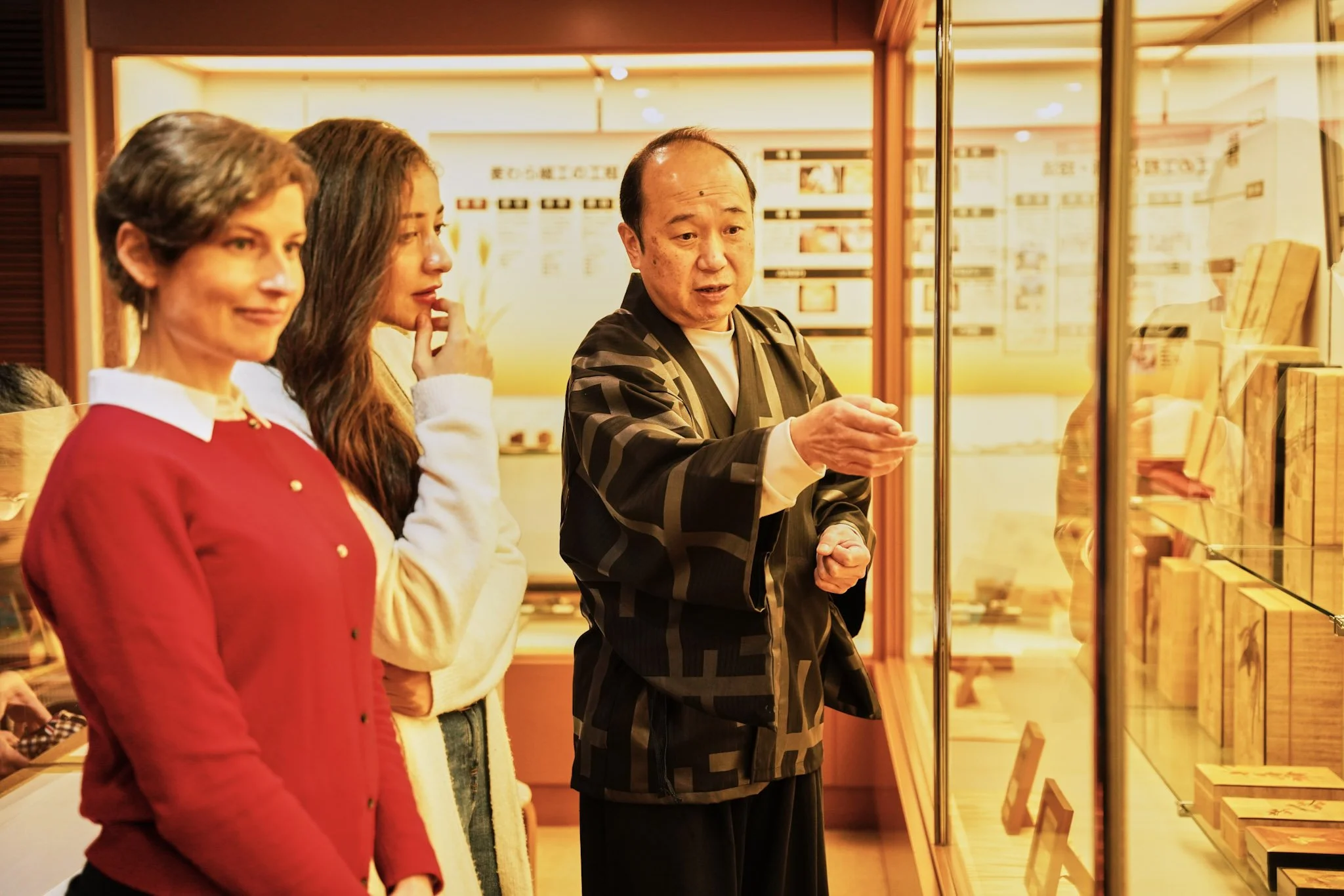 3-Fishmarket_Crab_Toyooka_130.jpg