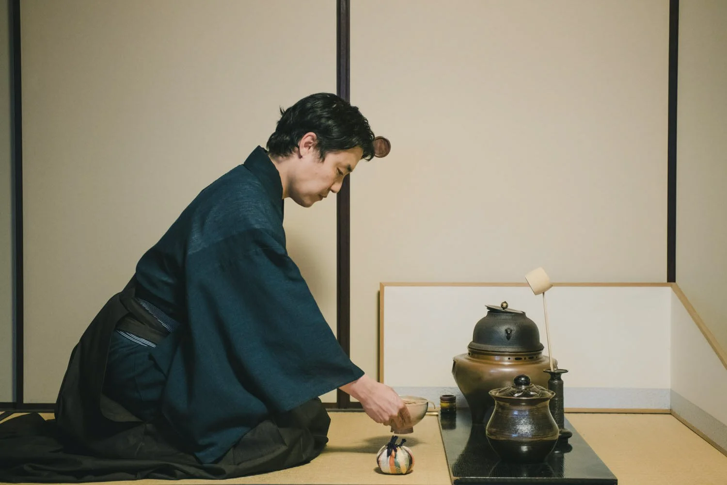 8-kyoto_japanese_tea_ceremony_sadou_shop_037.jpg