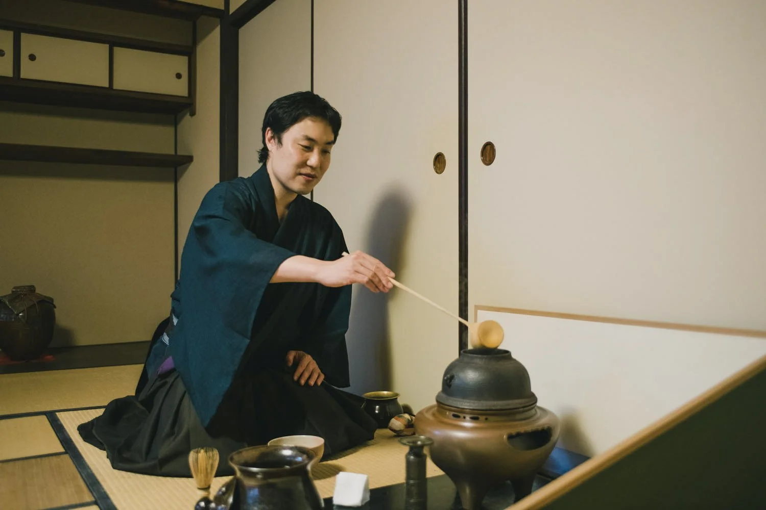 10-kyoto_japanese_tea_ceremony_sadou_shop_052.jpg