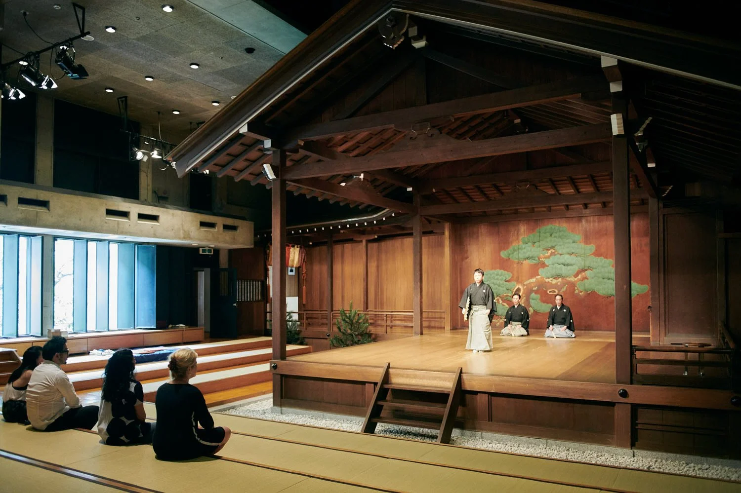 8-tokyo_japanese_oldest_form_of_theater_noh_062.jpg