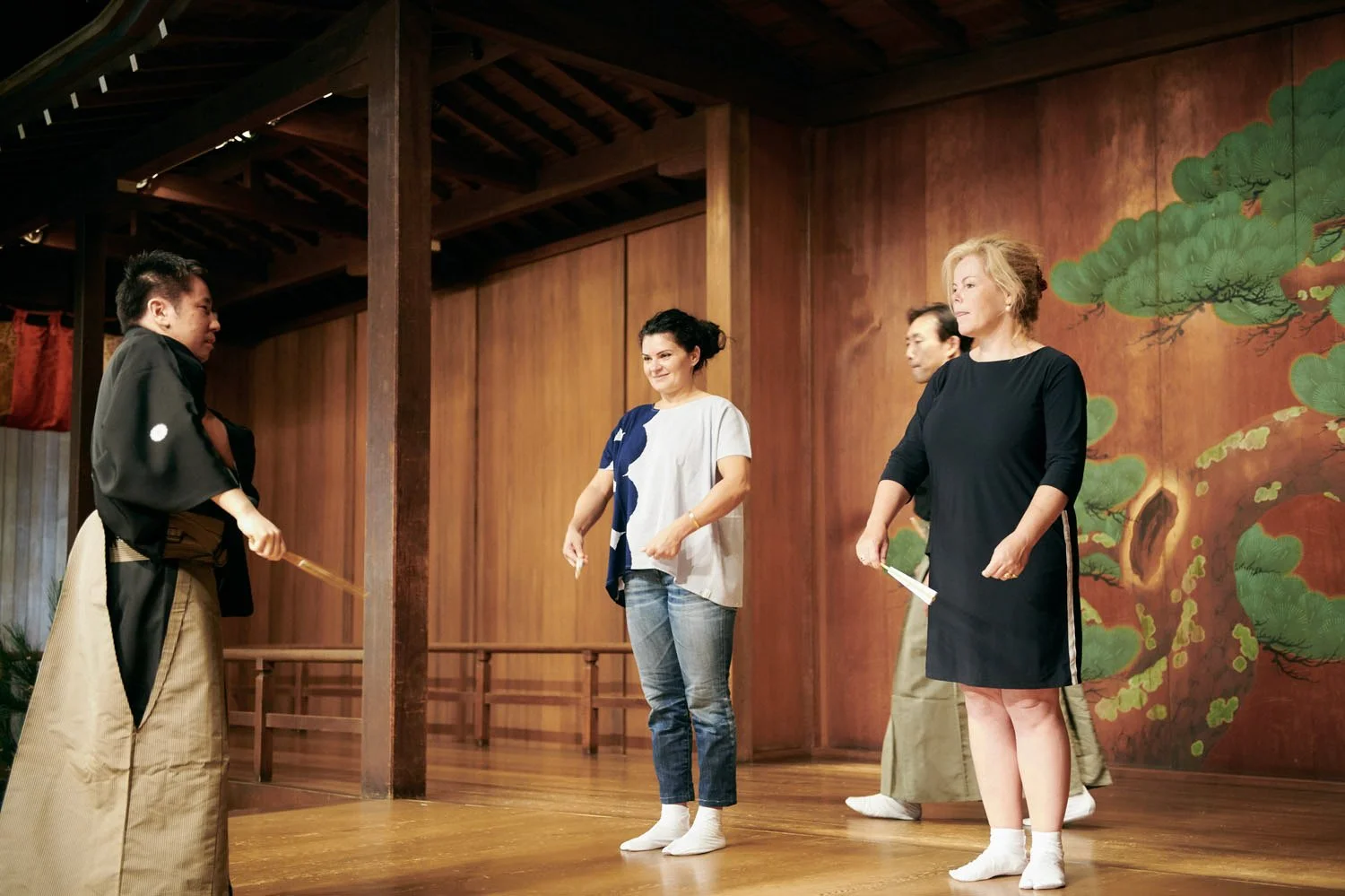 14-tokyo_japanese_oldest_form_of_theater_noh_088.jpg