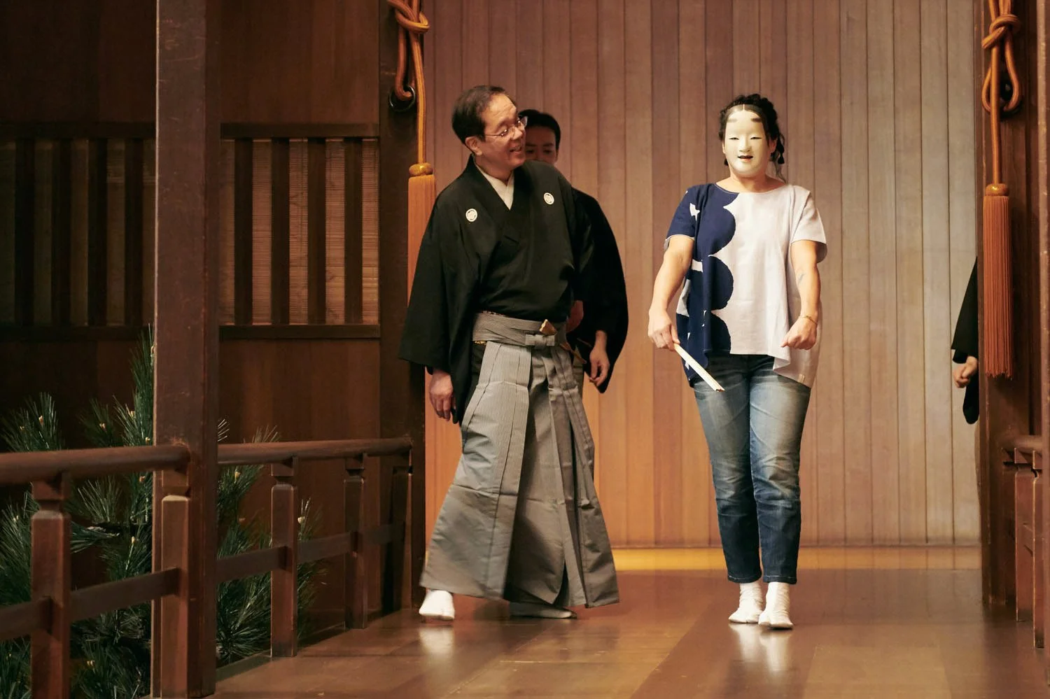 16-tokyo_japanese_oldest_form_of_theater_noh_105.jpg