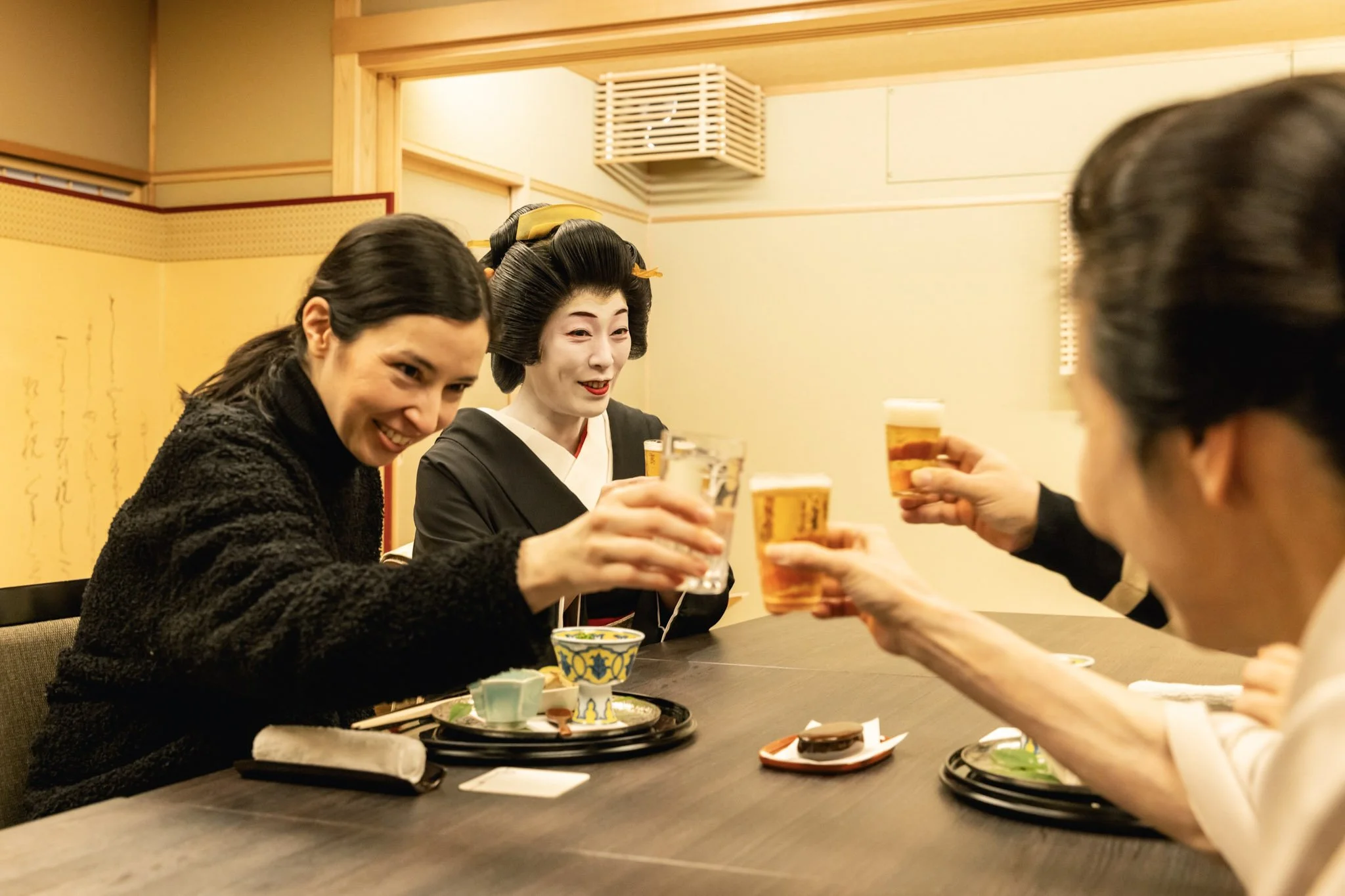 5-Tokyo_Private_Dining_with_Geisha_075.jpg
