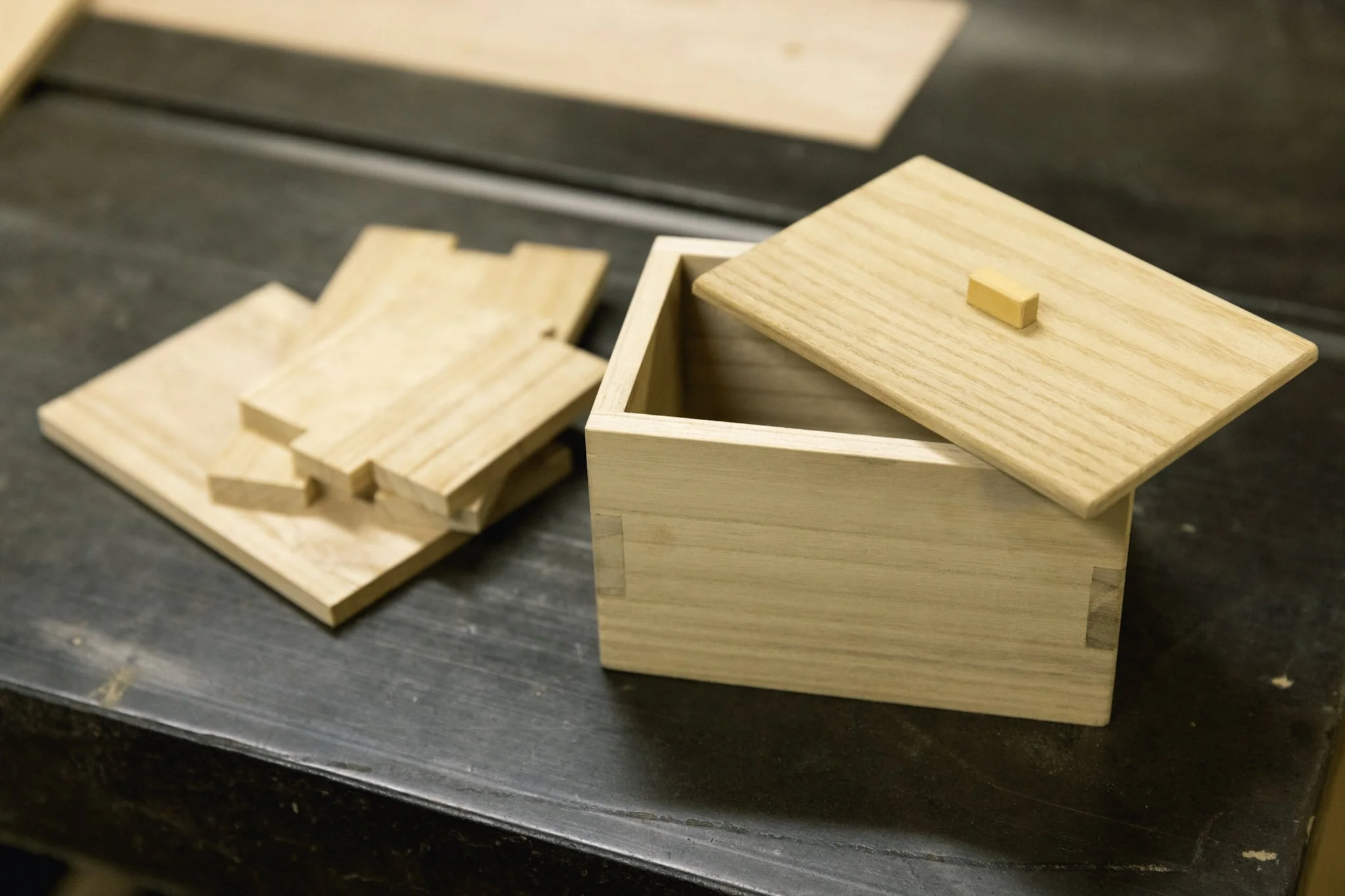 21-Tokyo_Sashimono_Carpentry_001.jpg