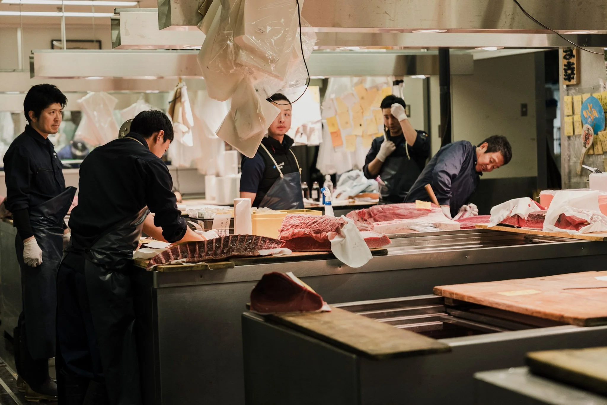14-Toyosu_market_tour_076.jpg