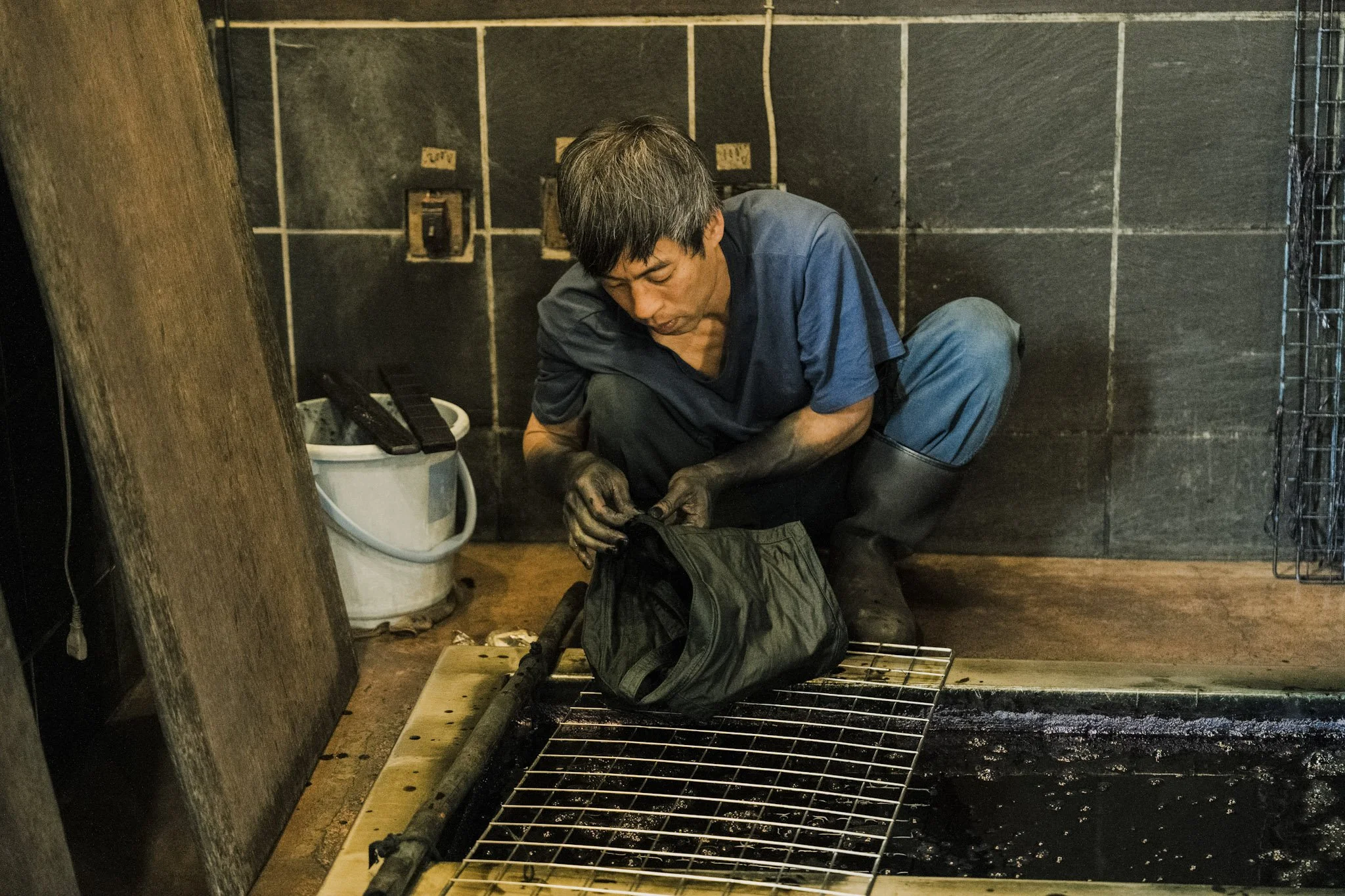 11-Tokyo_Aizome dyeing_071.jpg