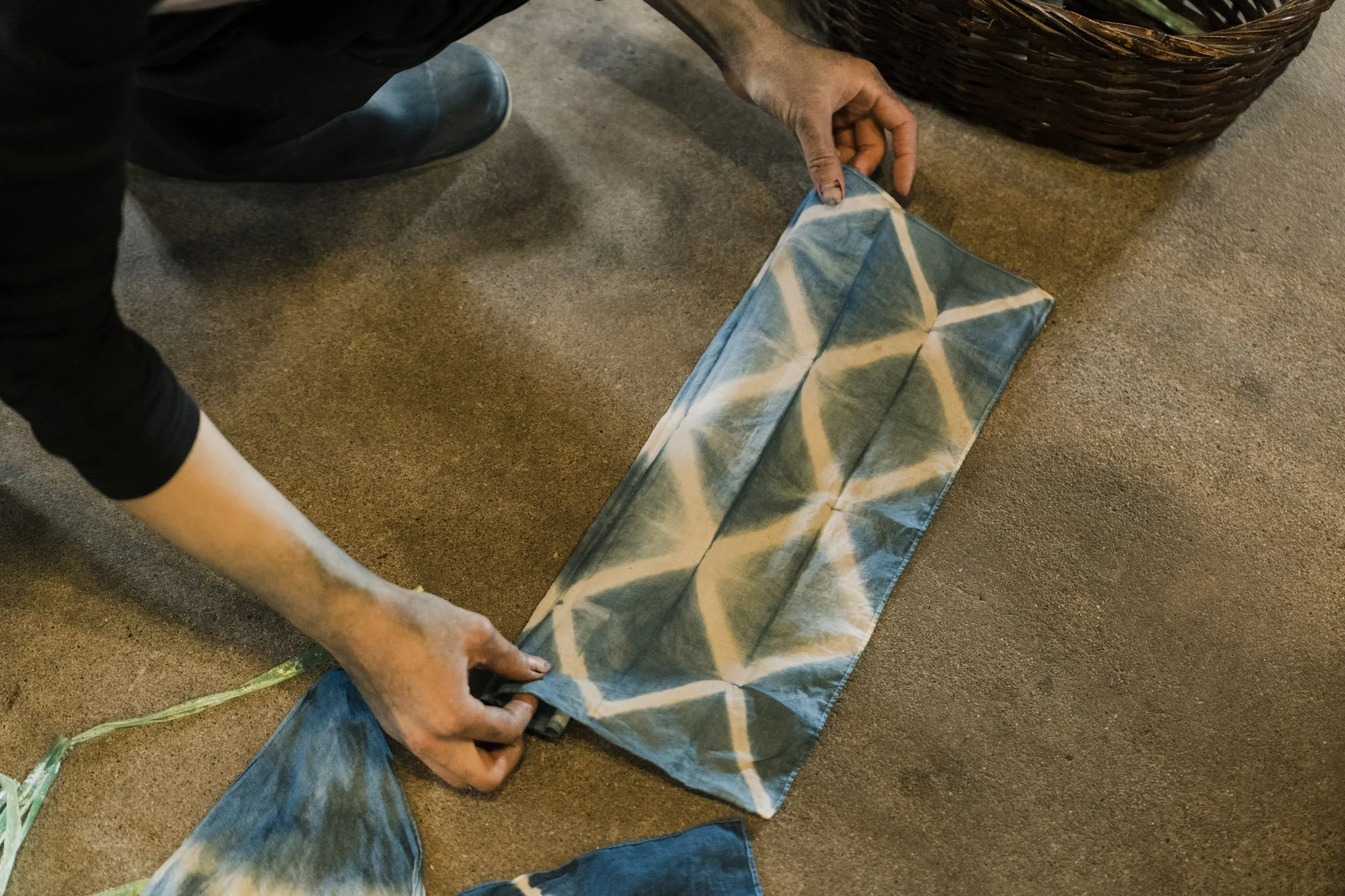 18-Tokyo_Aizome dyeing_018.jpg