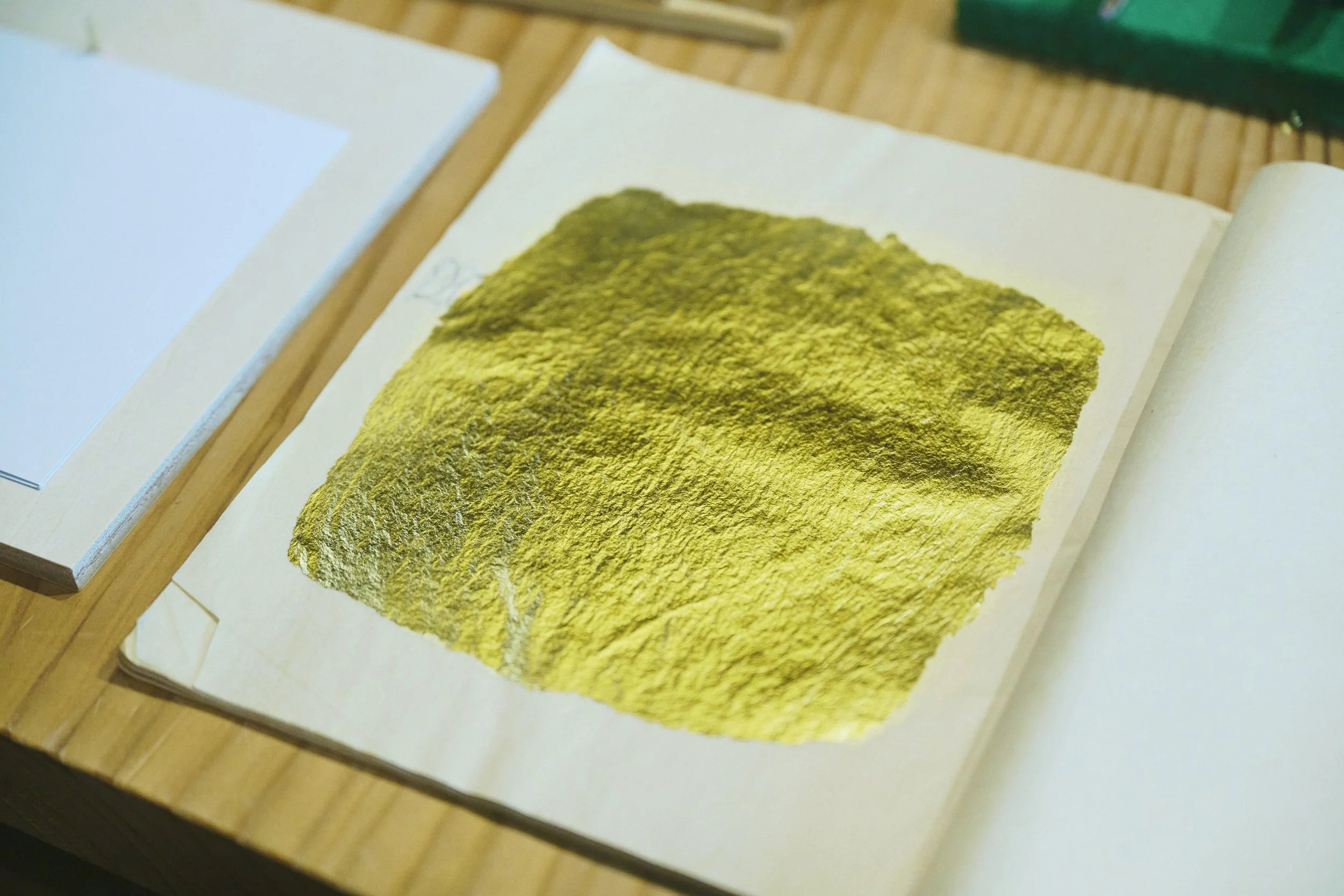 18-Kanazawa_Gold leaf studio_123.jpg