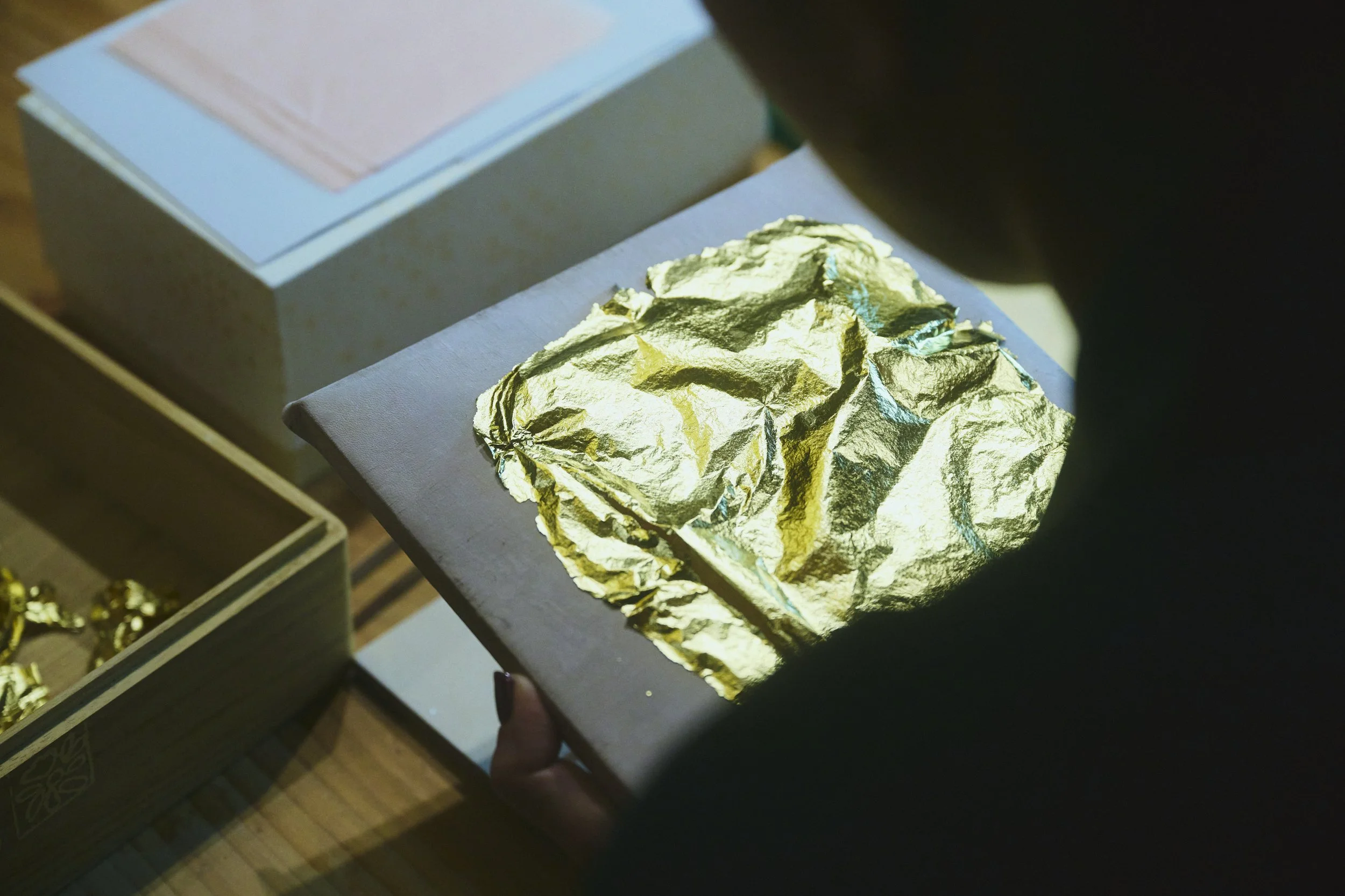 19-Kanazawa_Gold leaf studio_108.jpg