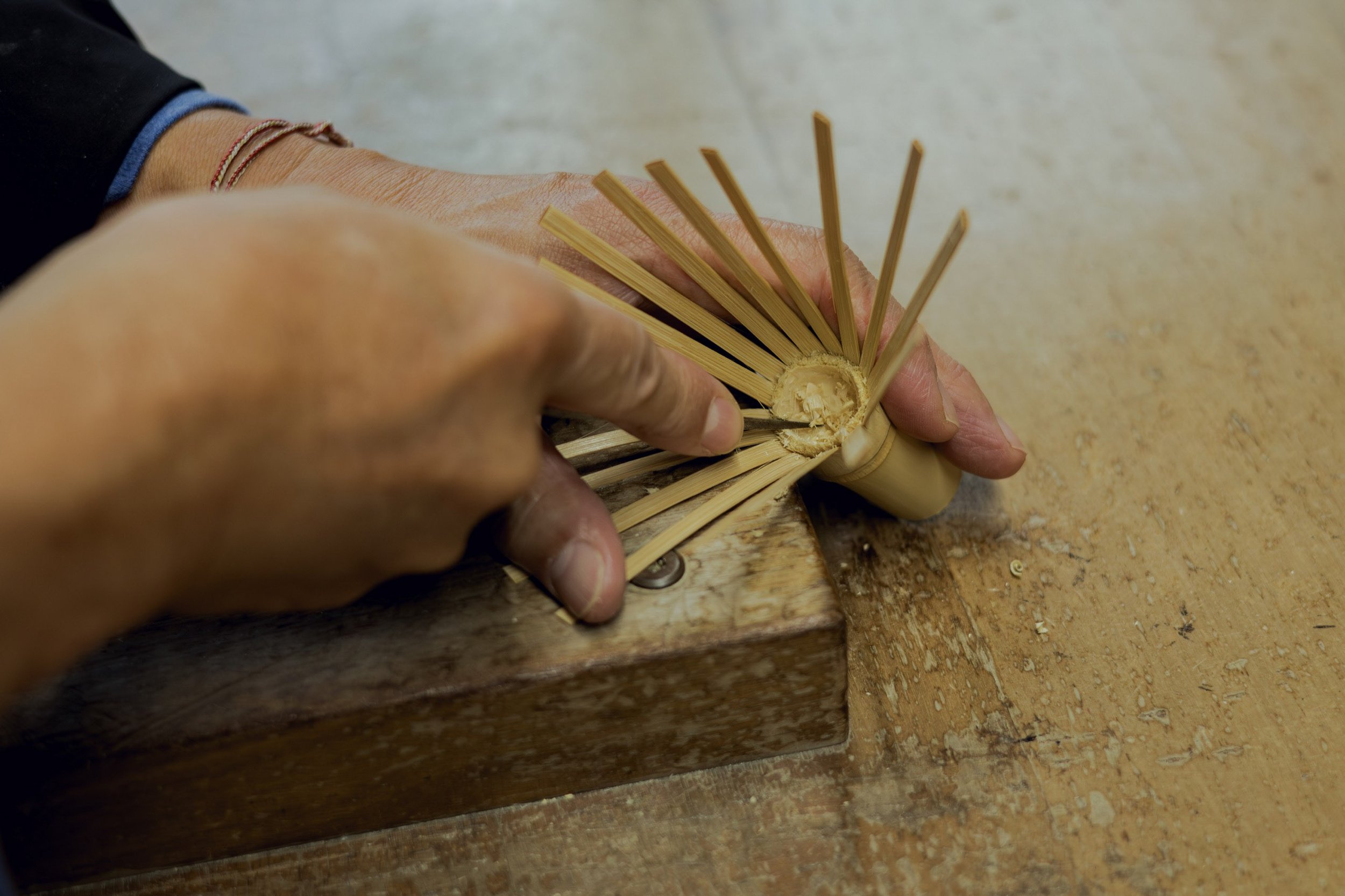 25-NARA(TAKAYAMA)_ChasenTeaWhiskMaking_Suikaen(TanimuraYasaburō)_2560px_023.jpg