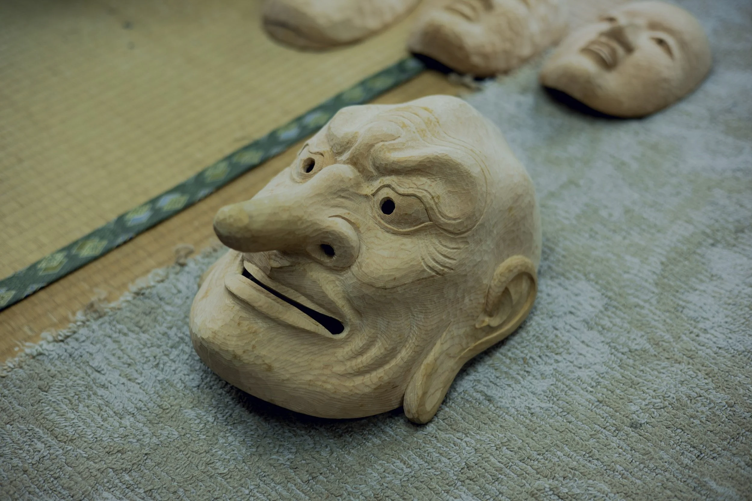 1-NARA_NohMaskMaking_MaruoManjirō_2560px_002.jpg