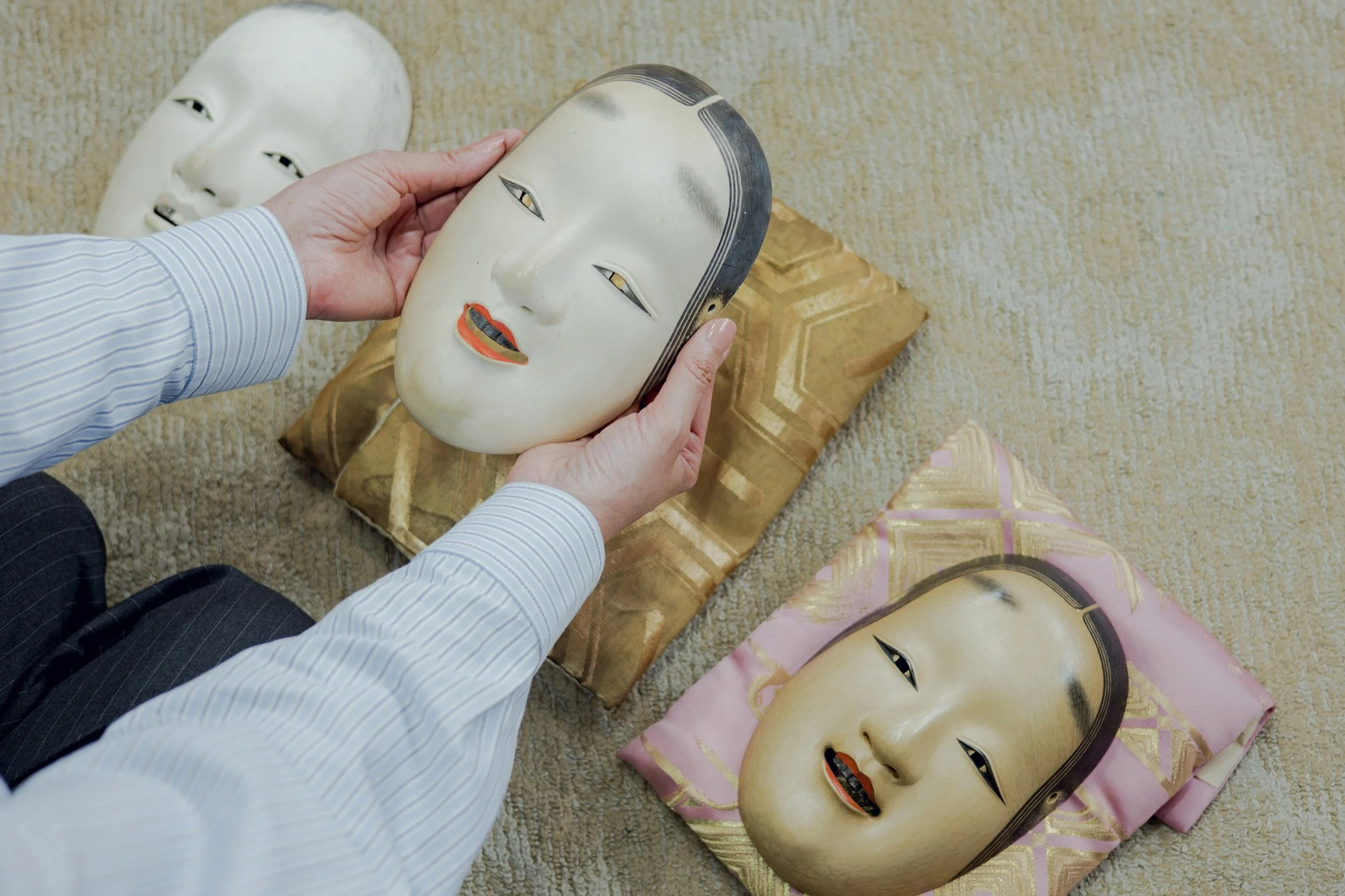 10-NARA_NohMaskMaking_MaruoManjirō_2560px_045.jpg