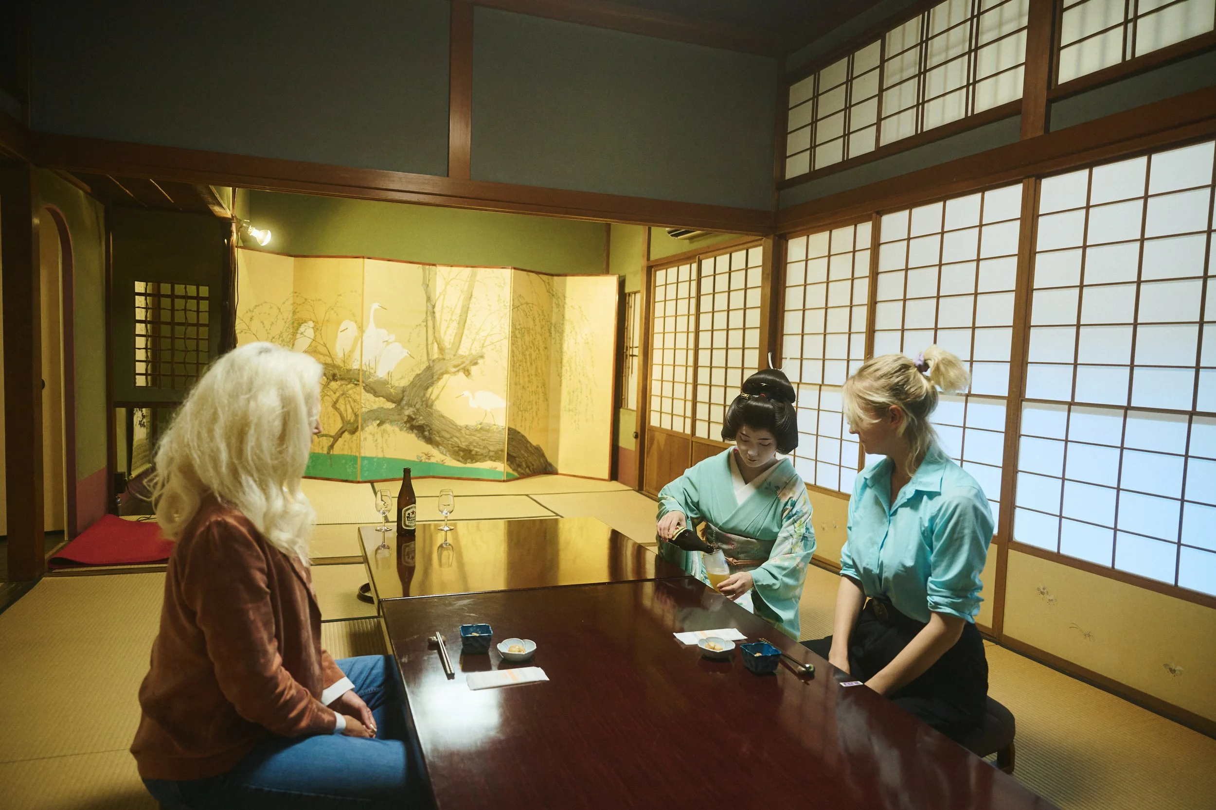 3-Kanazawa_Geisha performance_014.jpg