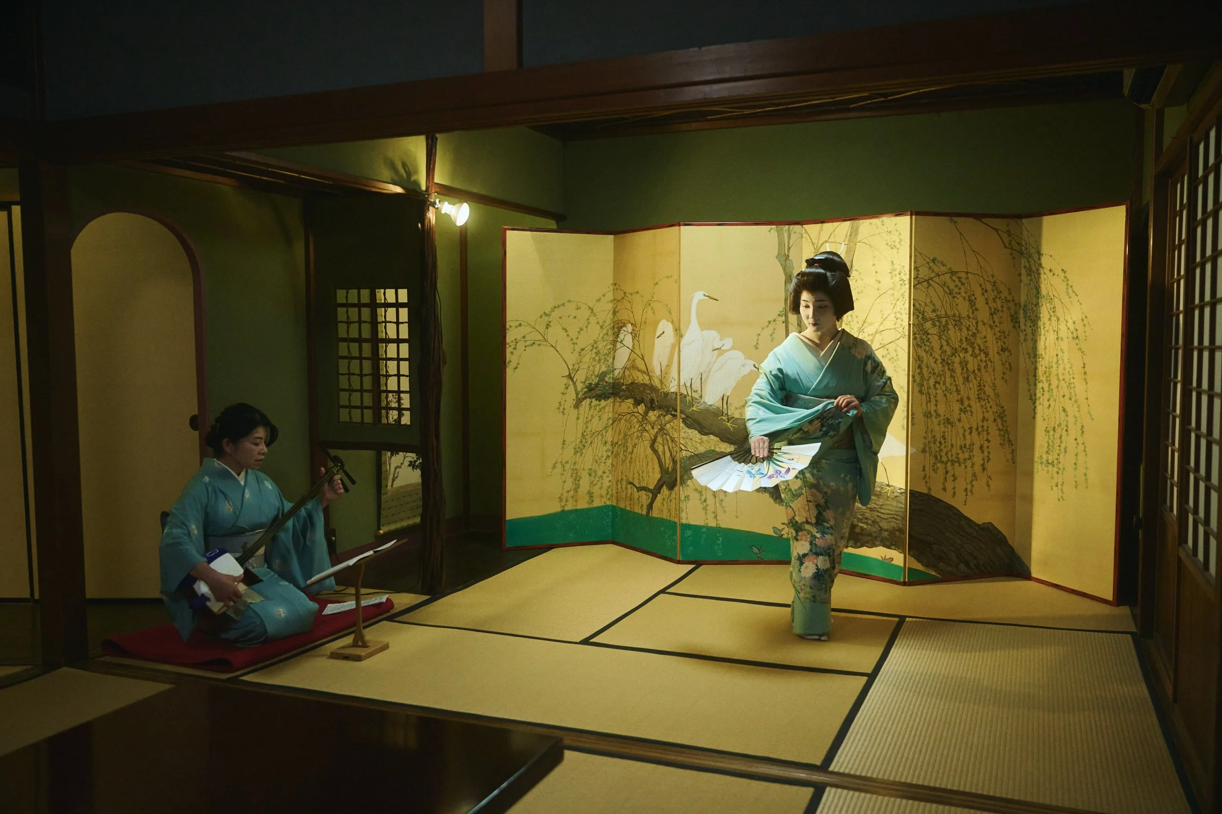 9-Kanazawa_Geisha performance_080.jpg