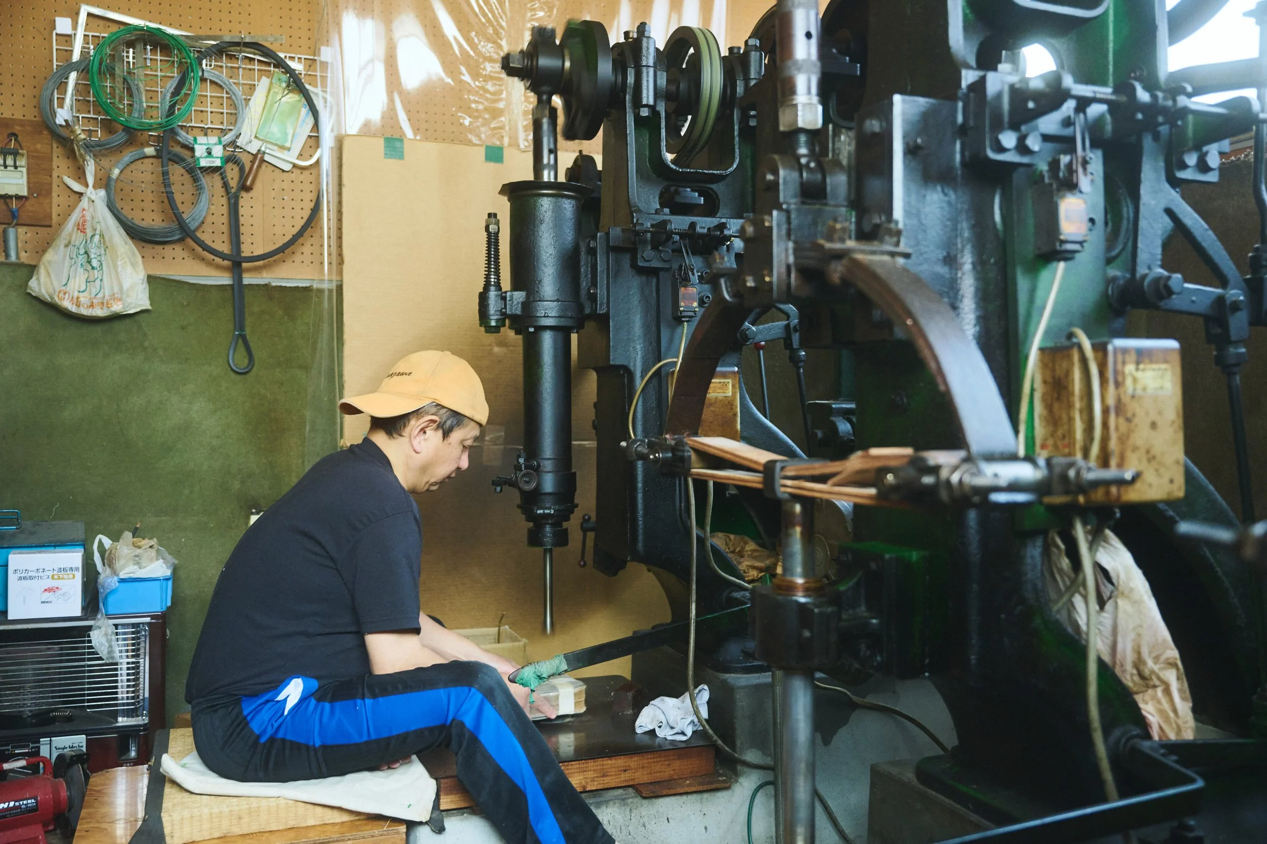 2-Kanazawa_Gold leaf manufacturing_011.jpg