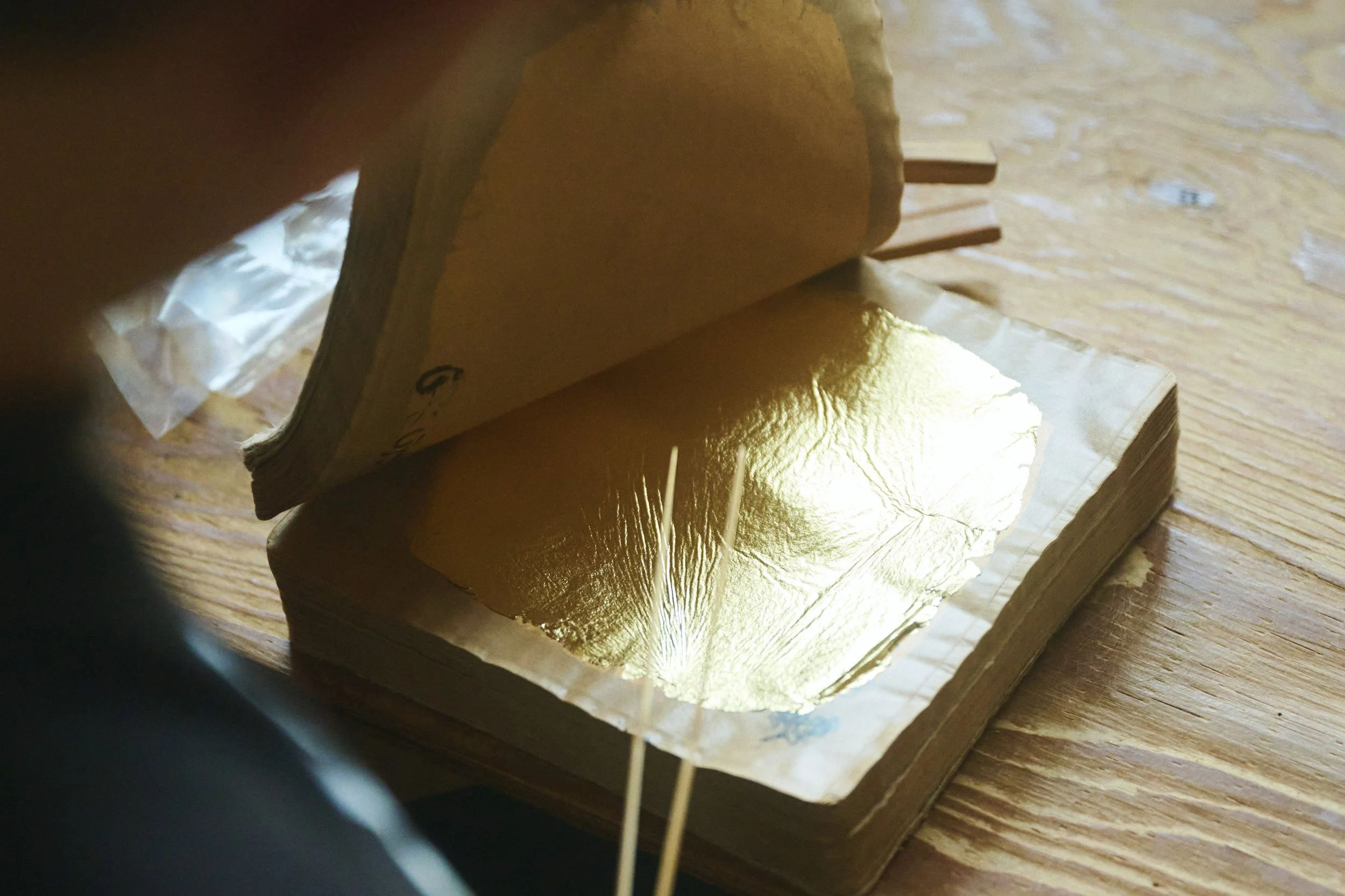5-Kanazawa_Gold leaf manufacturing_039.jpg