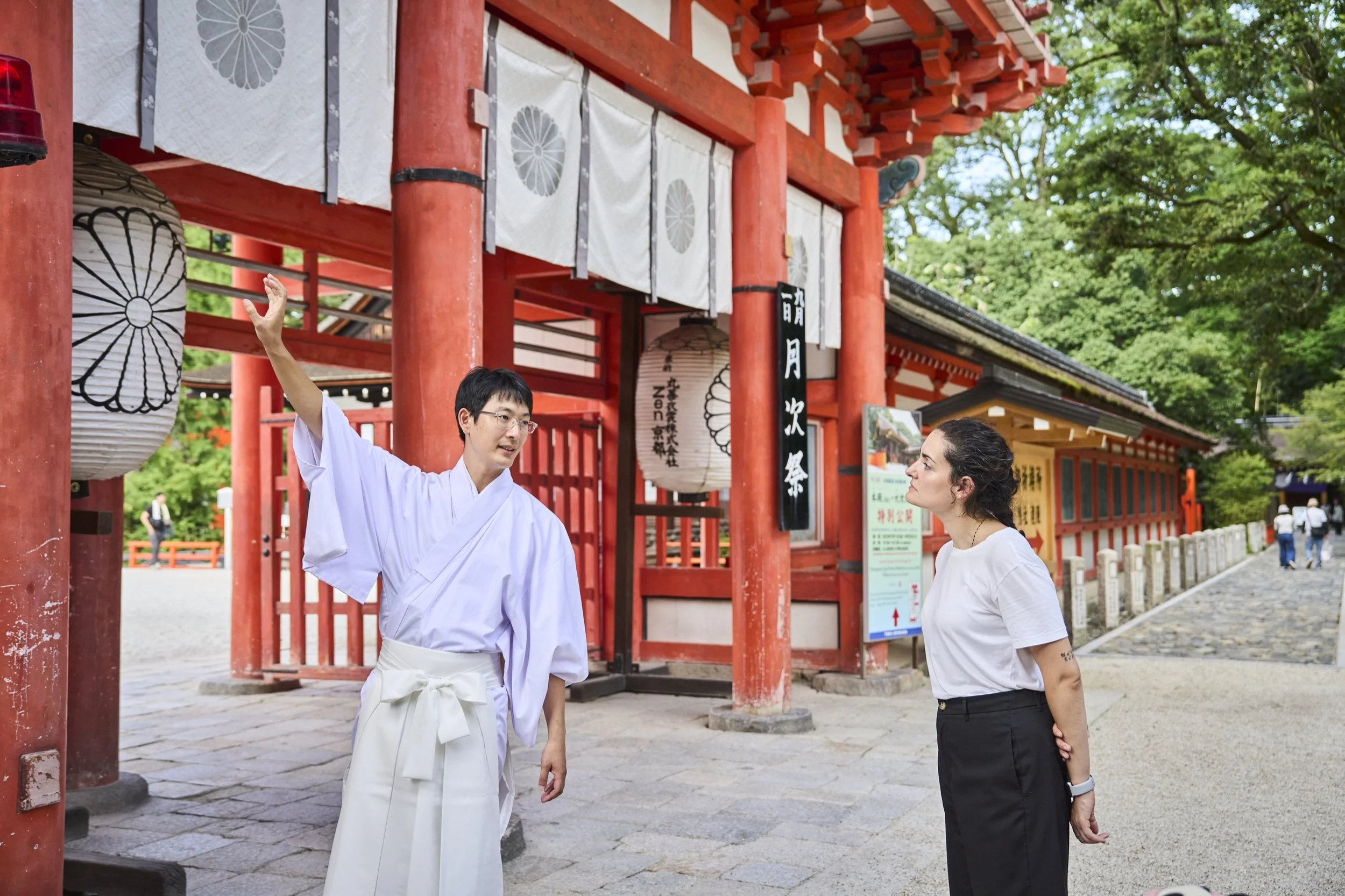3-KYOTO_Jūnihitoe_ShimogamoJinja_2560px_019.jpg