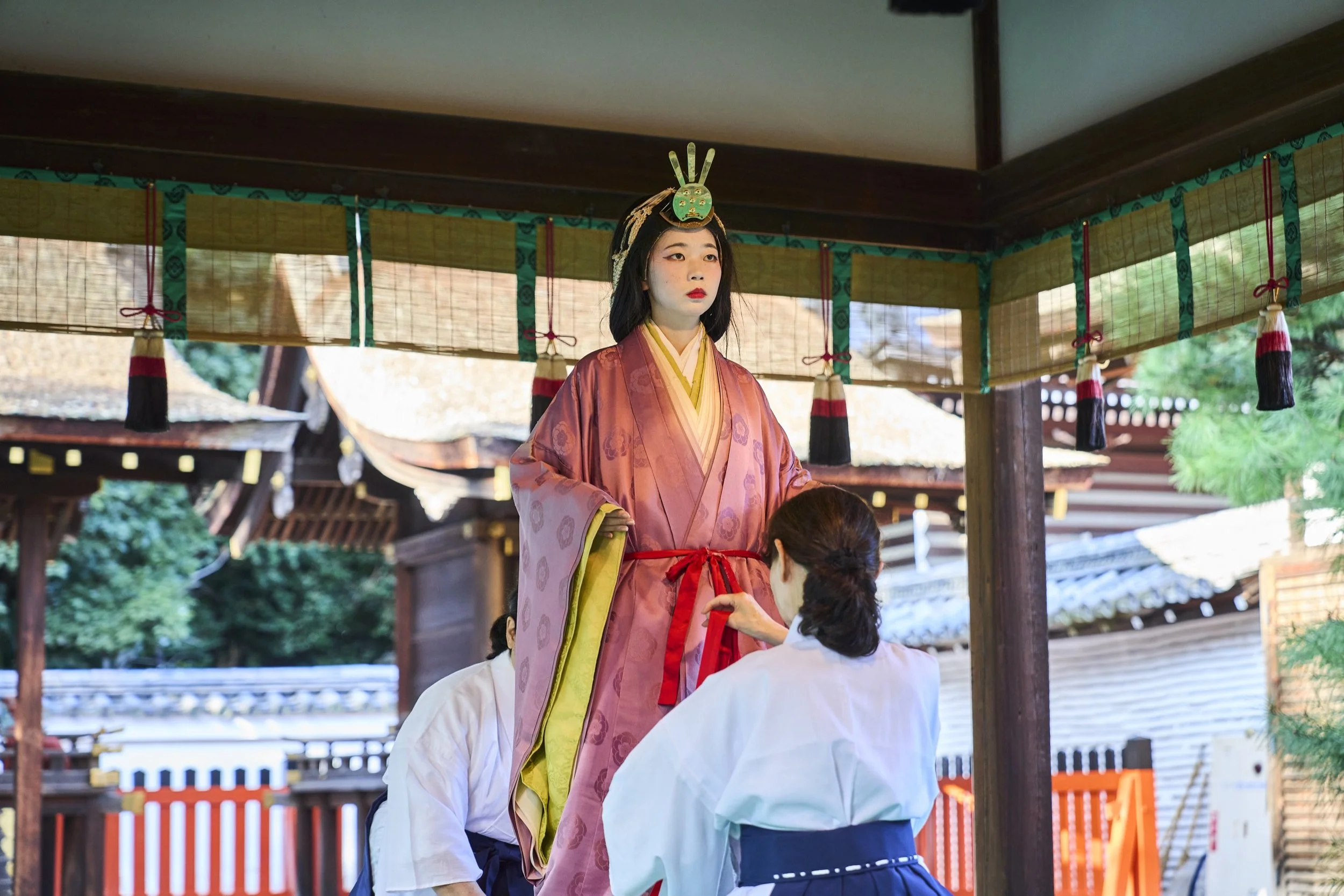 11-KYOTO_Jūnihitoe_ShimogamoJinja_2560px_067.jpg