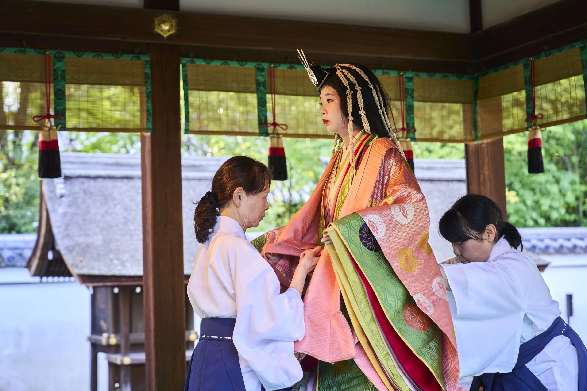 14-KYOTO_Jūnihitoe_ShimogamoJinja_2560px_079.jpg