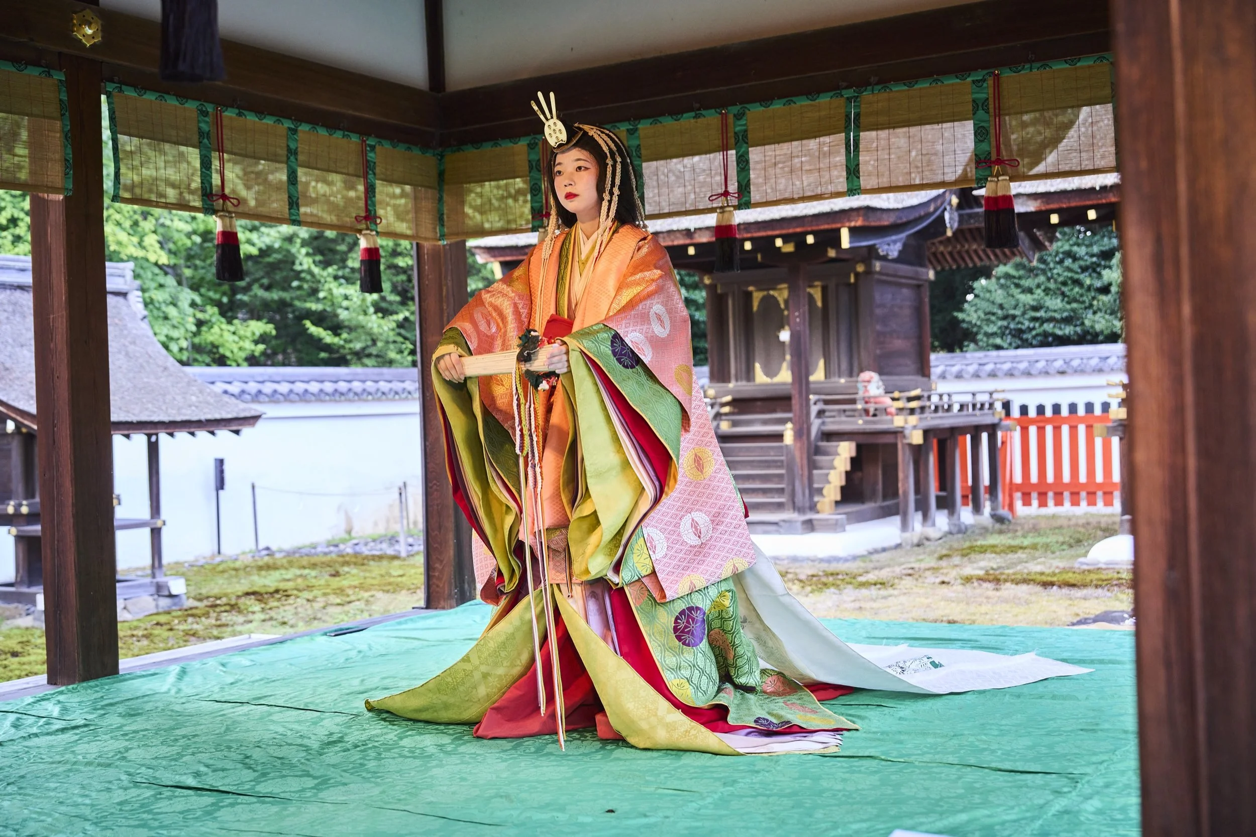 16-KYOTO_Jūnihitoe_ShimogamoJinja_2560px_089.jpg