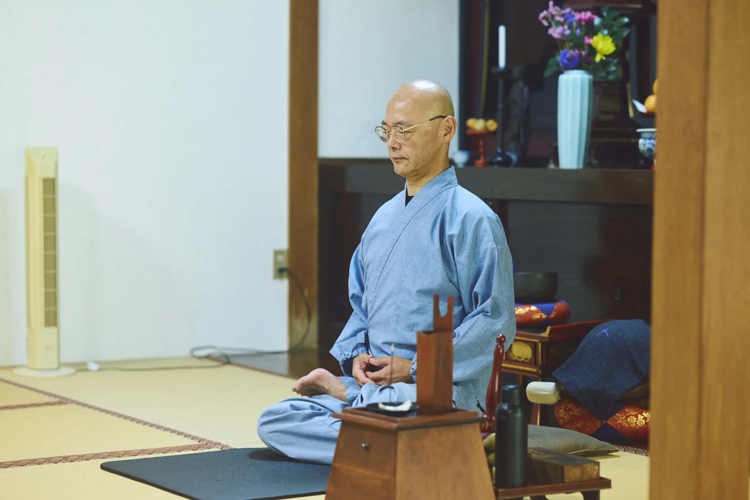 18-OSAKA_Zazen_Tenshōji_2560px_105.jpg