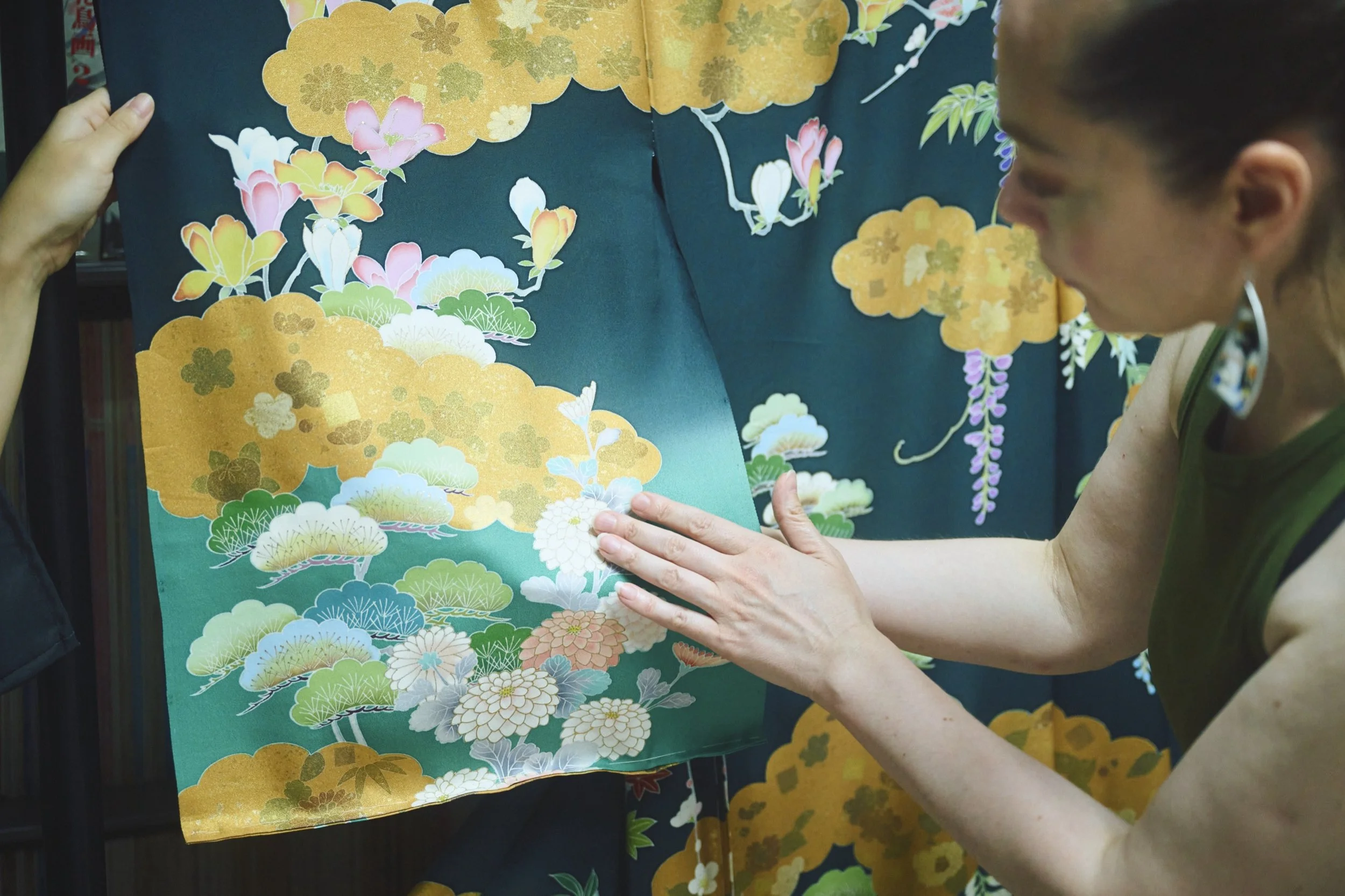 13-KYOTO_YūzenKimonoDyeing_OkayamaKōgei_2560px_071.jpg