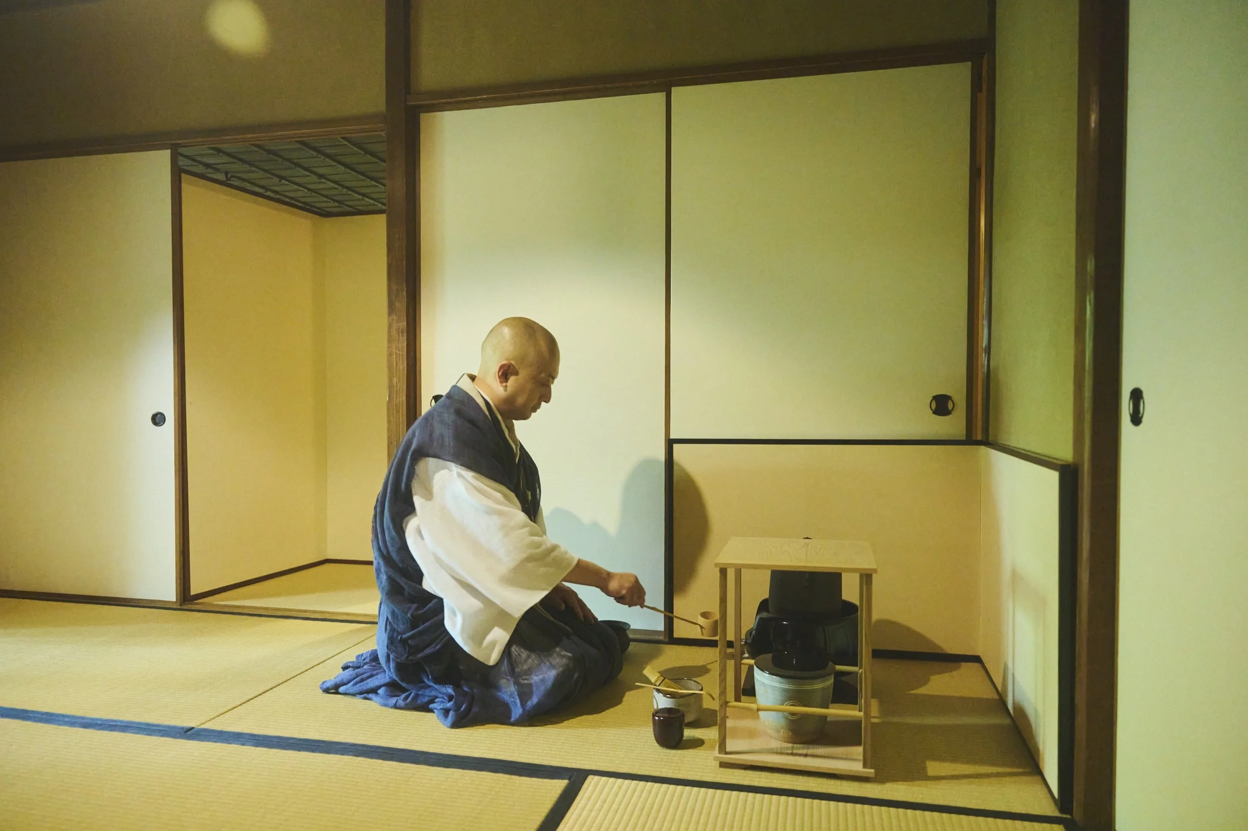 19-TOKYO_Zazen&TeaCeremony_Shōunji_2560px_178.jpg