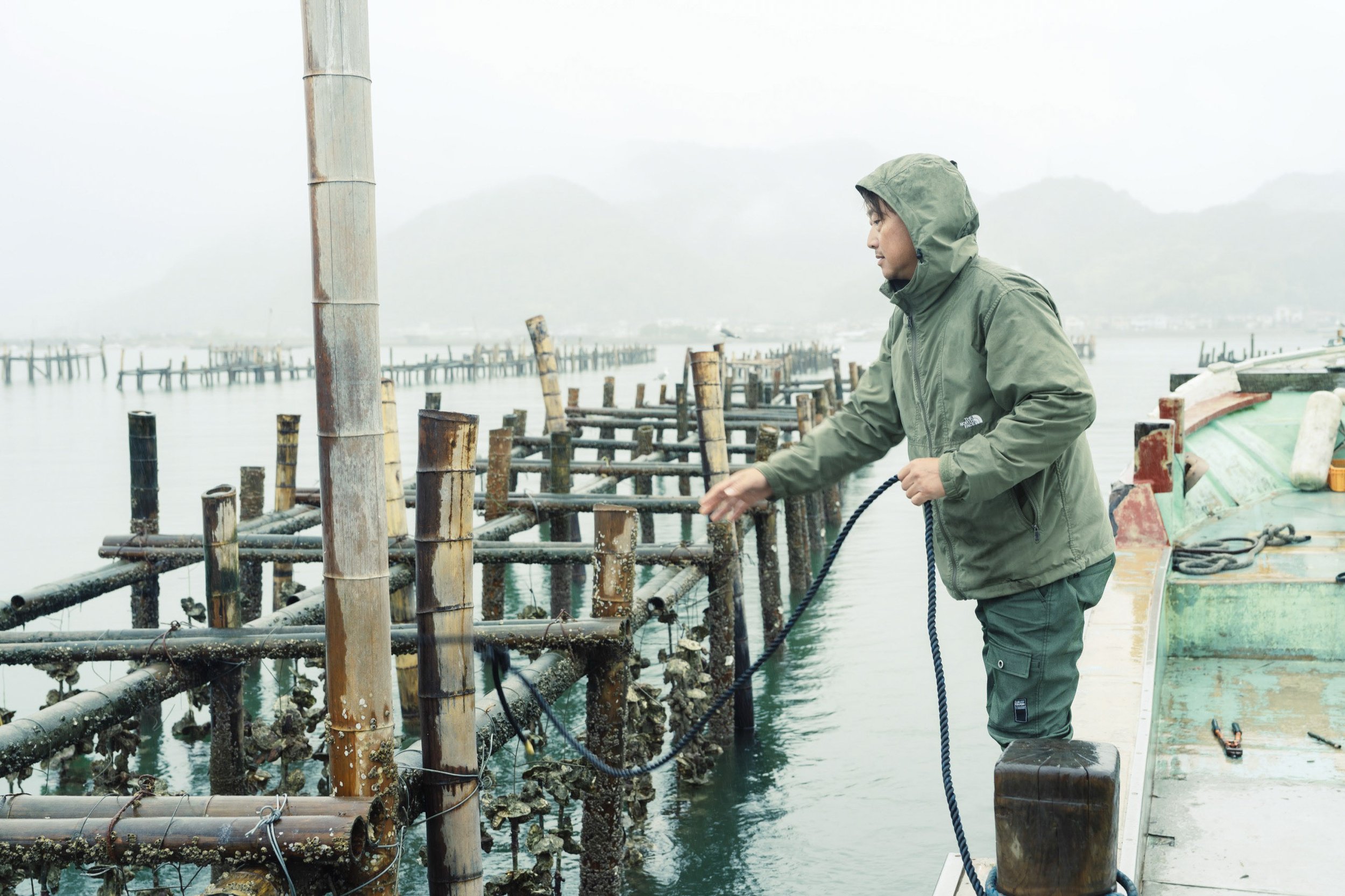 7-HIROSHIMA_OysterFarming_KanedaSuisan_2560px_025.jpg