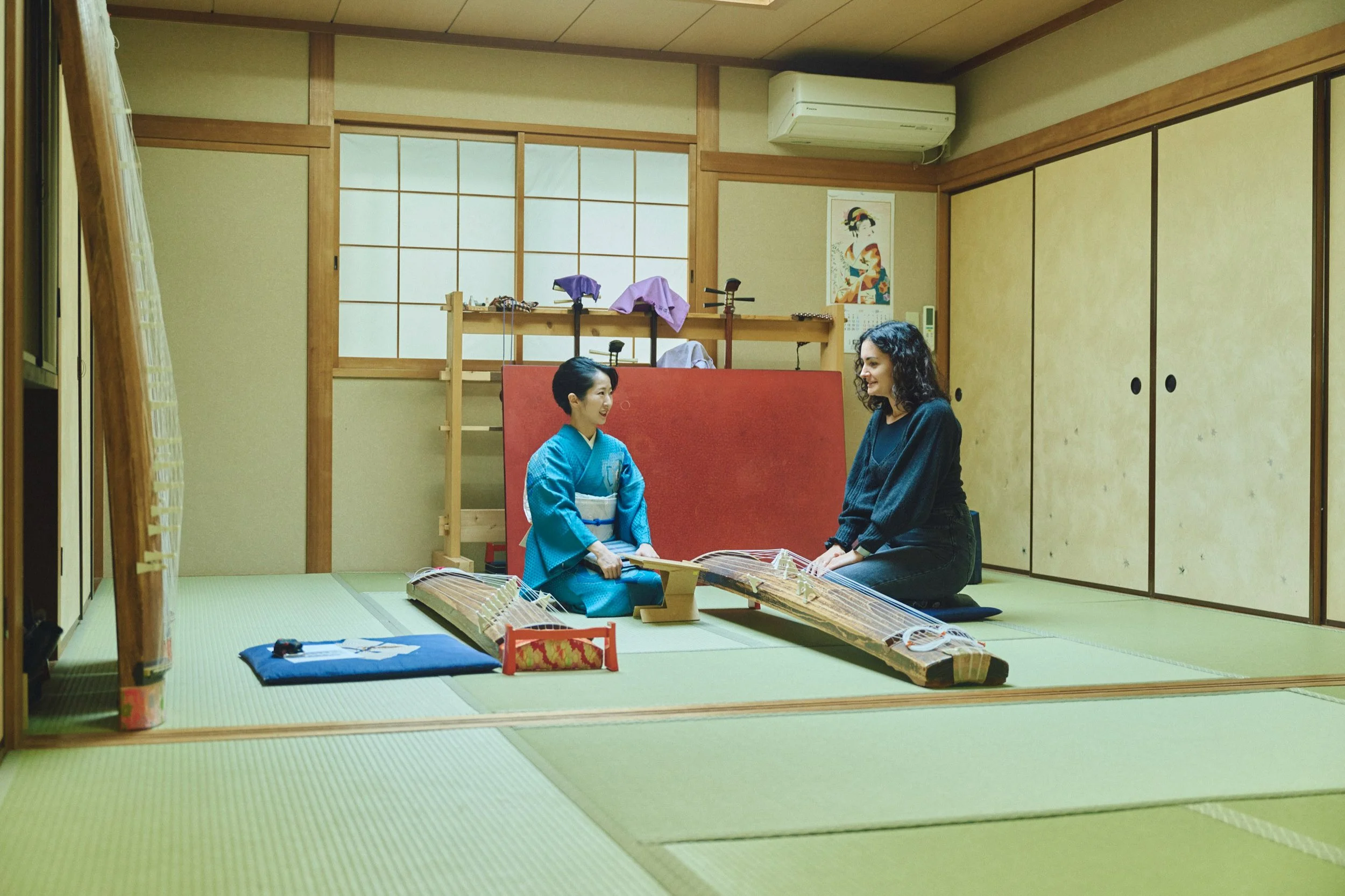 2-OSAKA_KotoZitherLesson_KikutakeShōko_2560px_010.jpg
