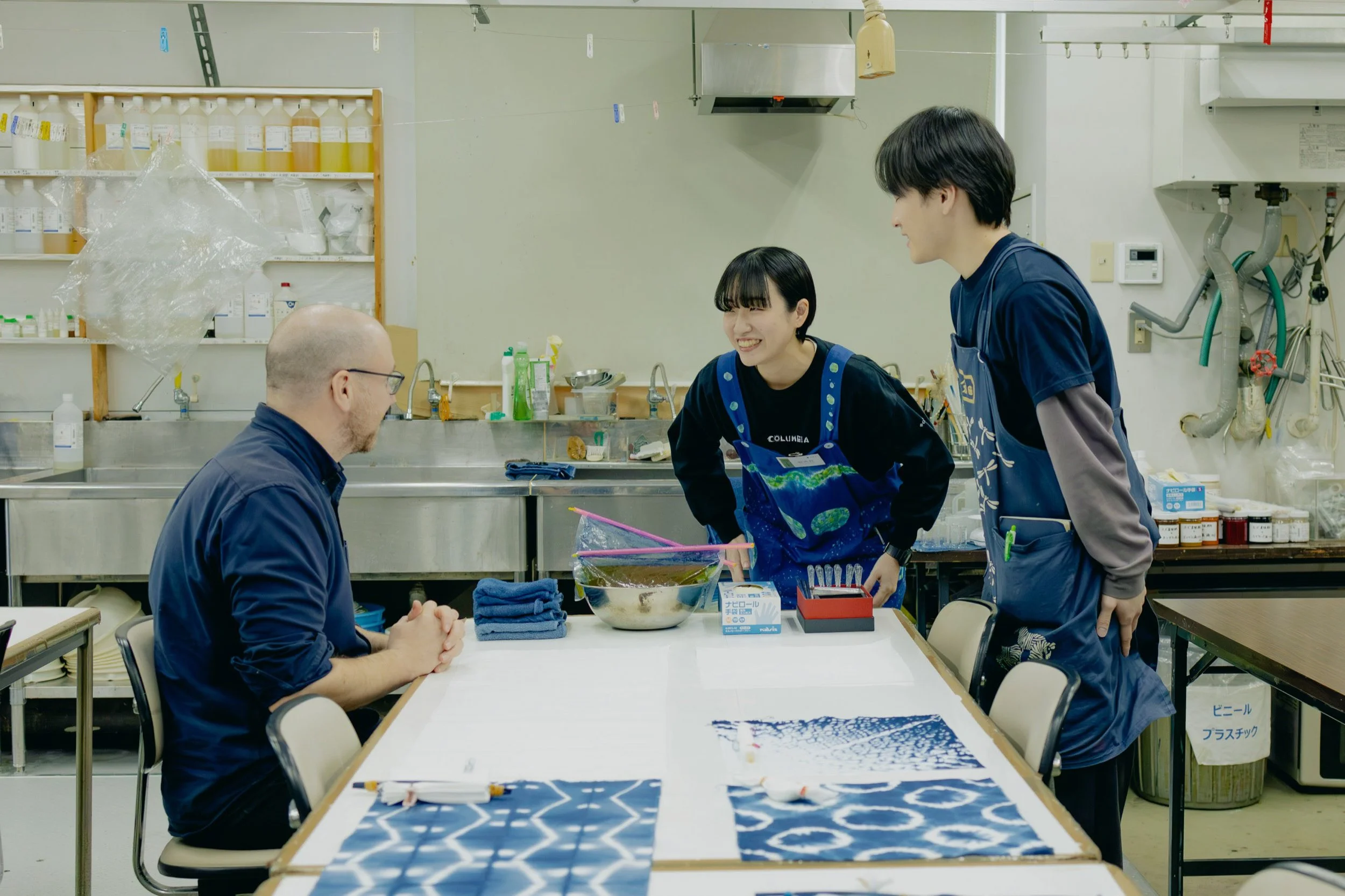 16-KYOTO_IndigoDyeing_田中直染料_2560px_031.jpg
