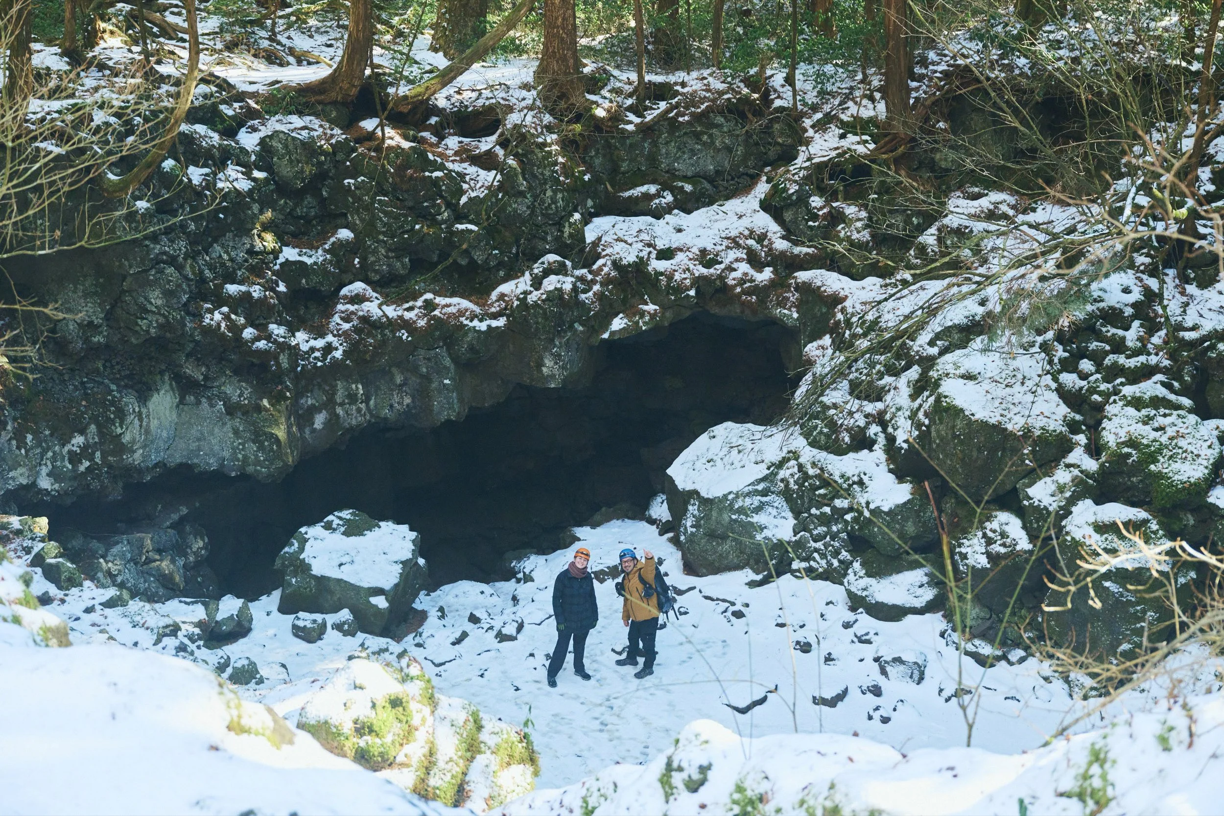 15-JP-19-HIKE-01_AokigaharaForestTour_FujiHat_2560px_155.jpg