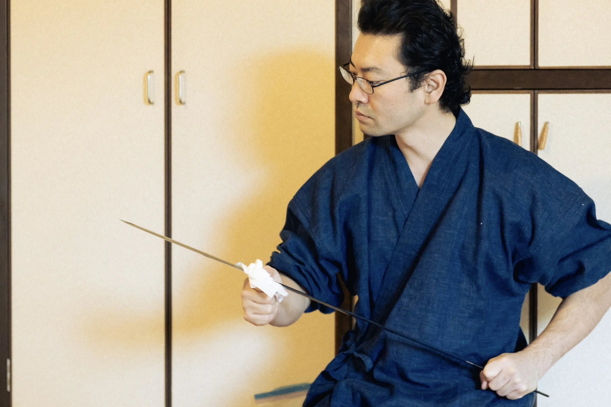 2-JP-14-BLDE-03_Katana_SwordSharpening_刀剣研處秋田_2560px_004.jpg