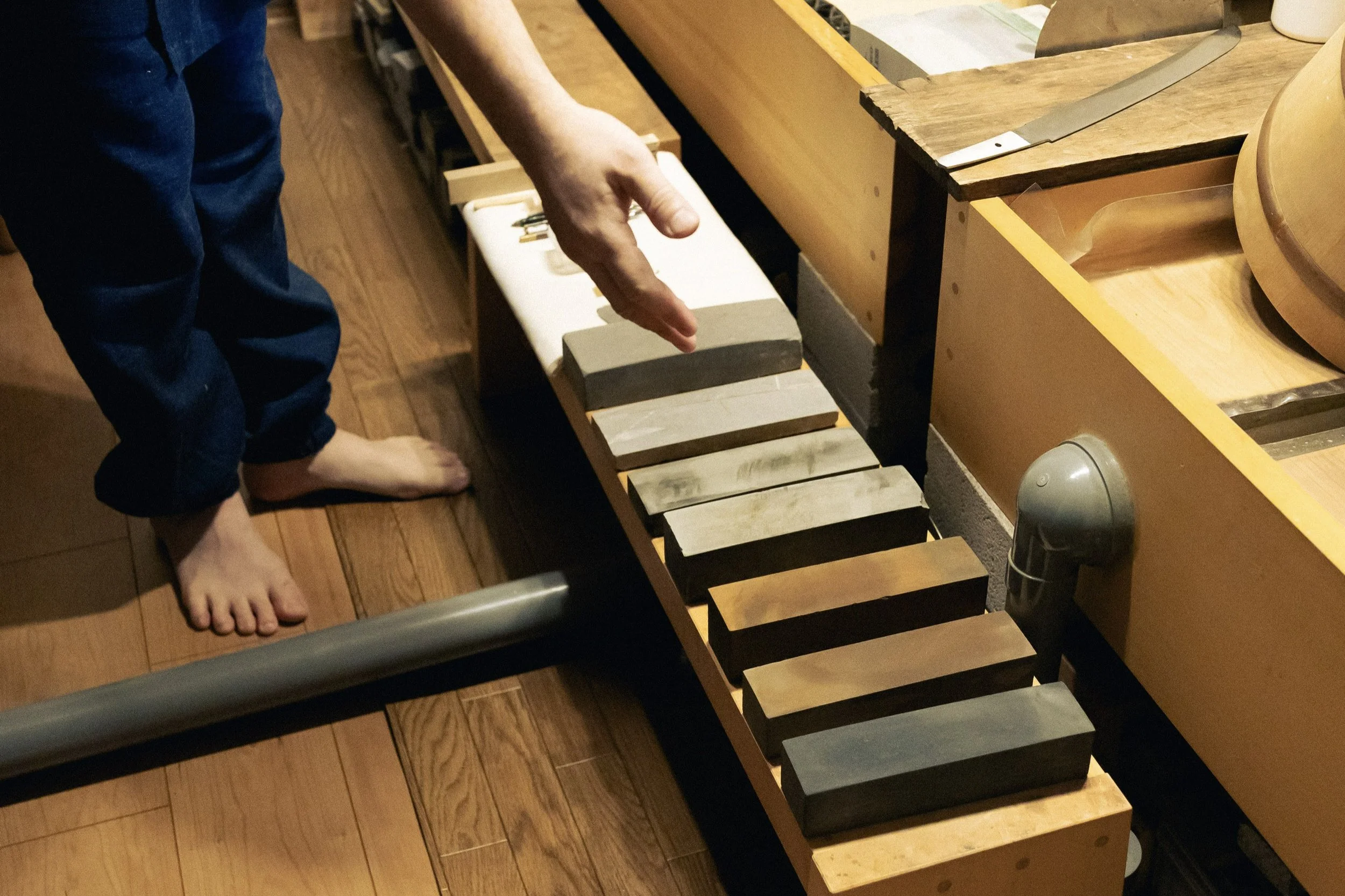 16-JP-14-BLDE-03_Katana_SwordSharpening_刀剣研處秋田_2560px_055.jpg
