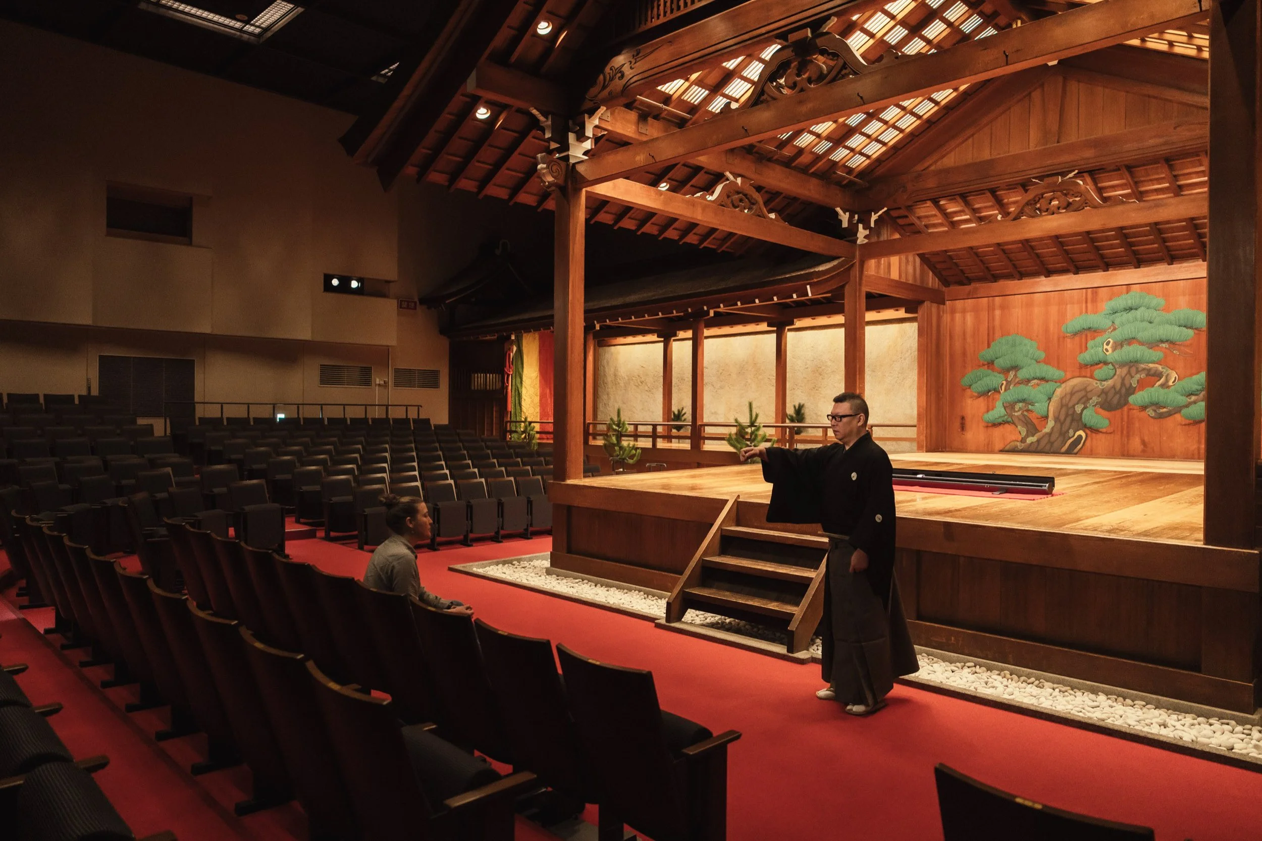 7-OSAKA_NohTheater_Ōtsuki_2560px_019.jpg