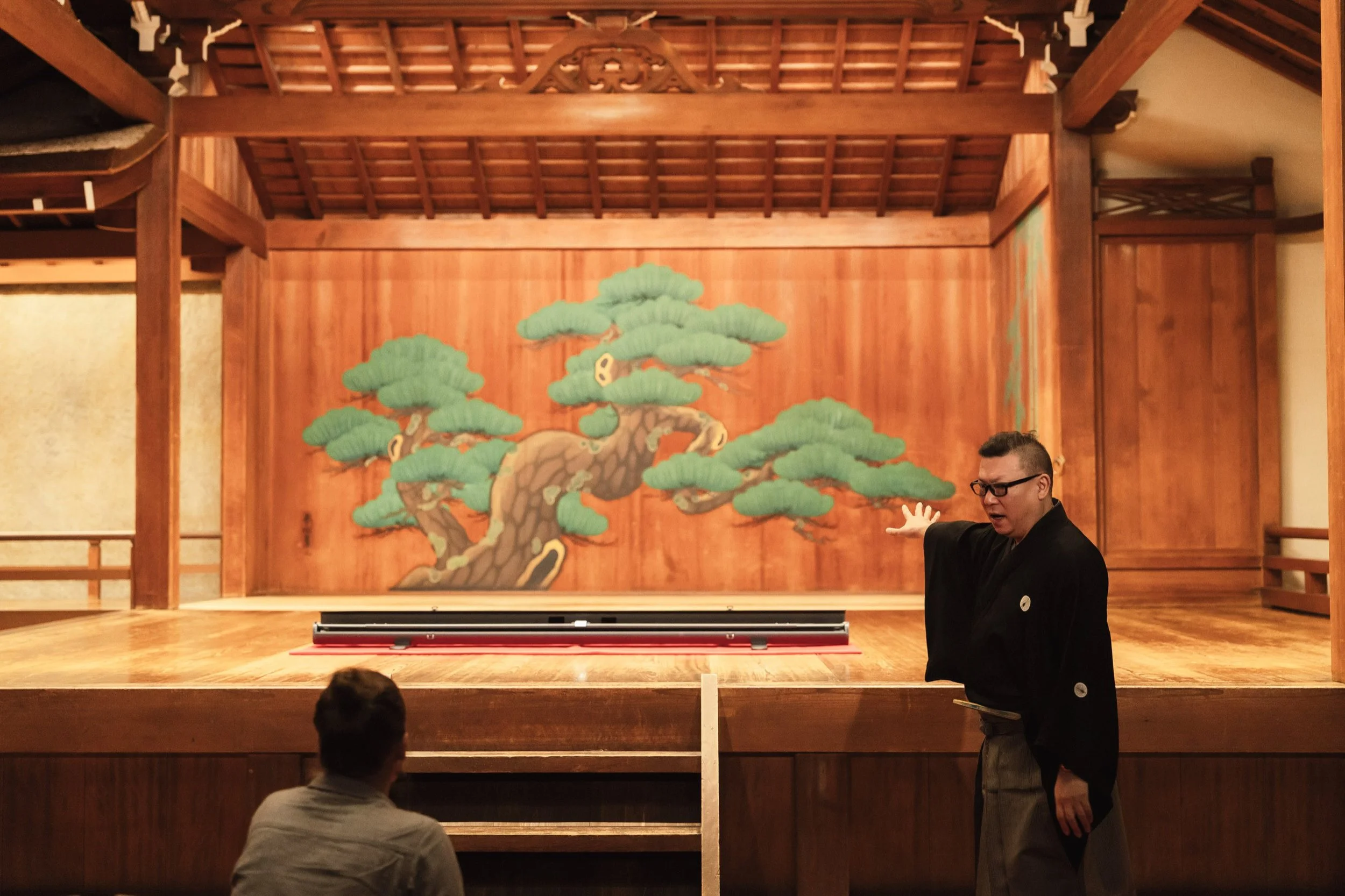 8-OSAKA_NohTheater_Ōtsuki_2560px_024.jpg