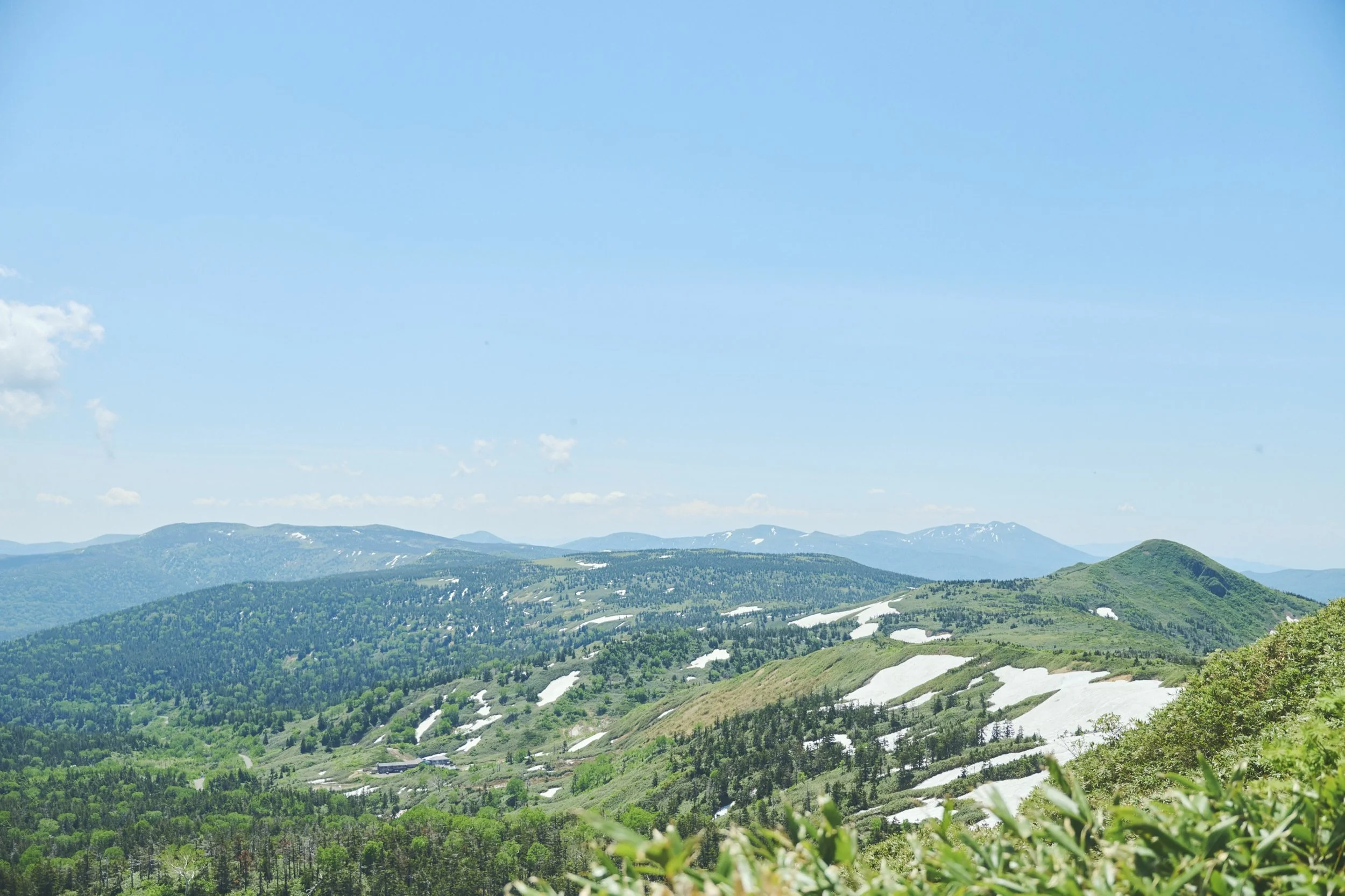 22-JP-03-HIKE-01_MORIOKA_MountHachimantaiTrekking_2560px_282.jpg