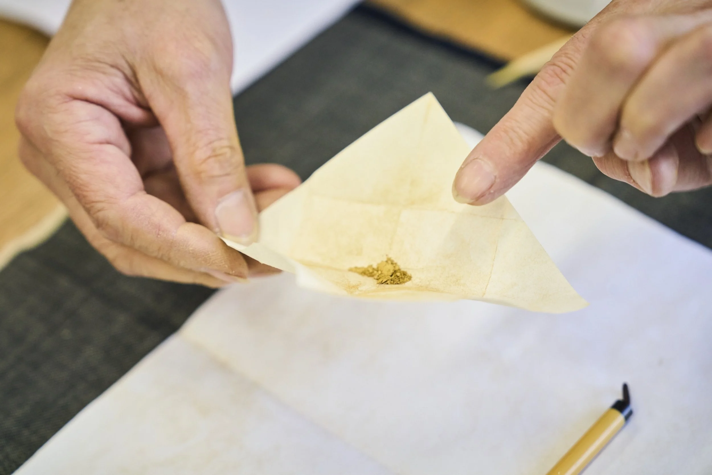 16-JP-33-CRMC-01_Kintsugi_繕いのうつわ岡山工房_2560px_062.jpg