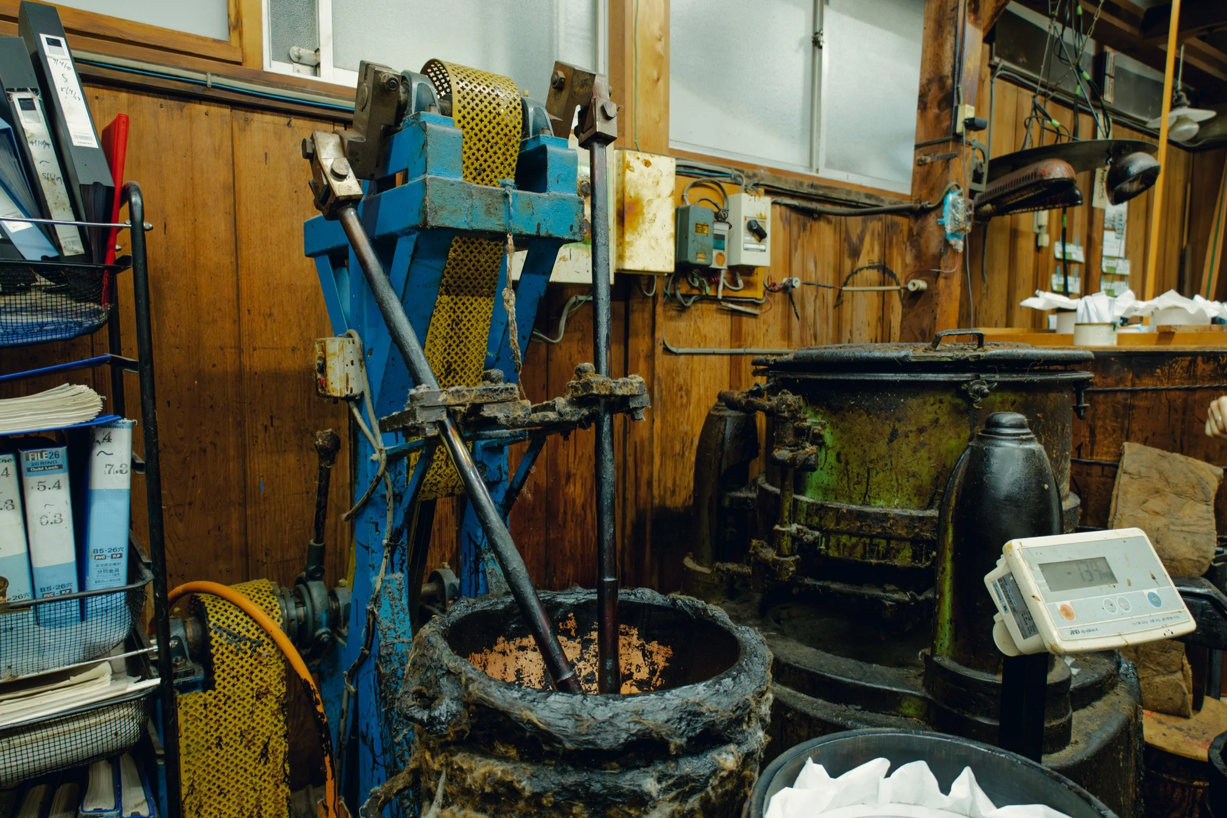 8-JP-26-LCQR-02_KYOTO_UrushiLacquerRefinery_2560px_027.jpg