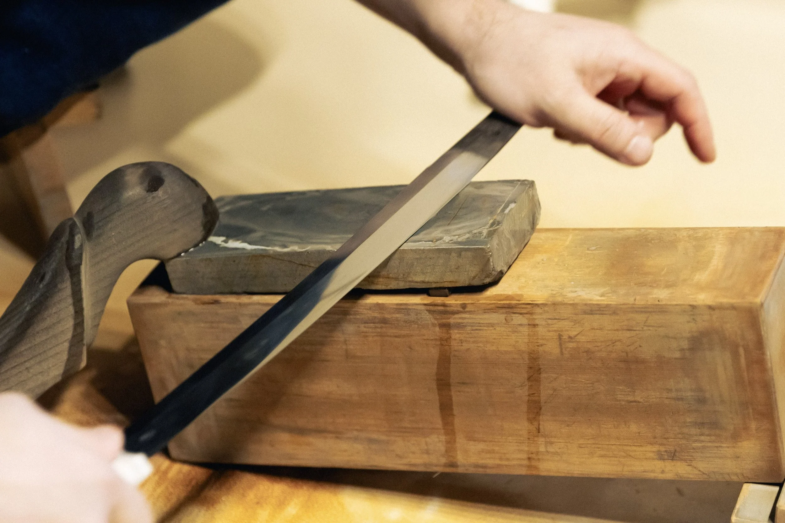 22-JP-14-BLDE-03_Katana_SwordSharpening_刀剣研處秋田_2560px_080.jpg