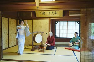 The Gender Divide in Kabuki and Japanese Theater — Deeper Japan