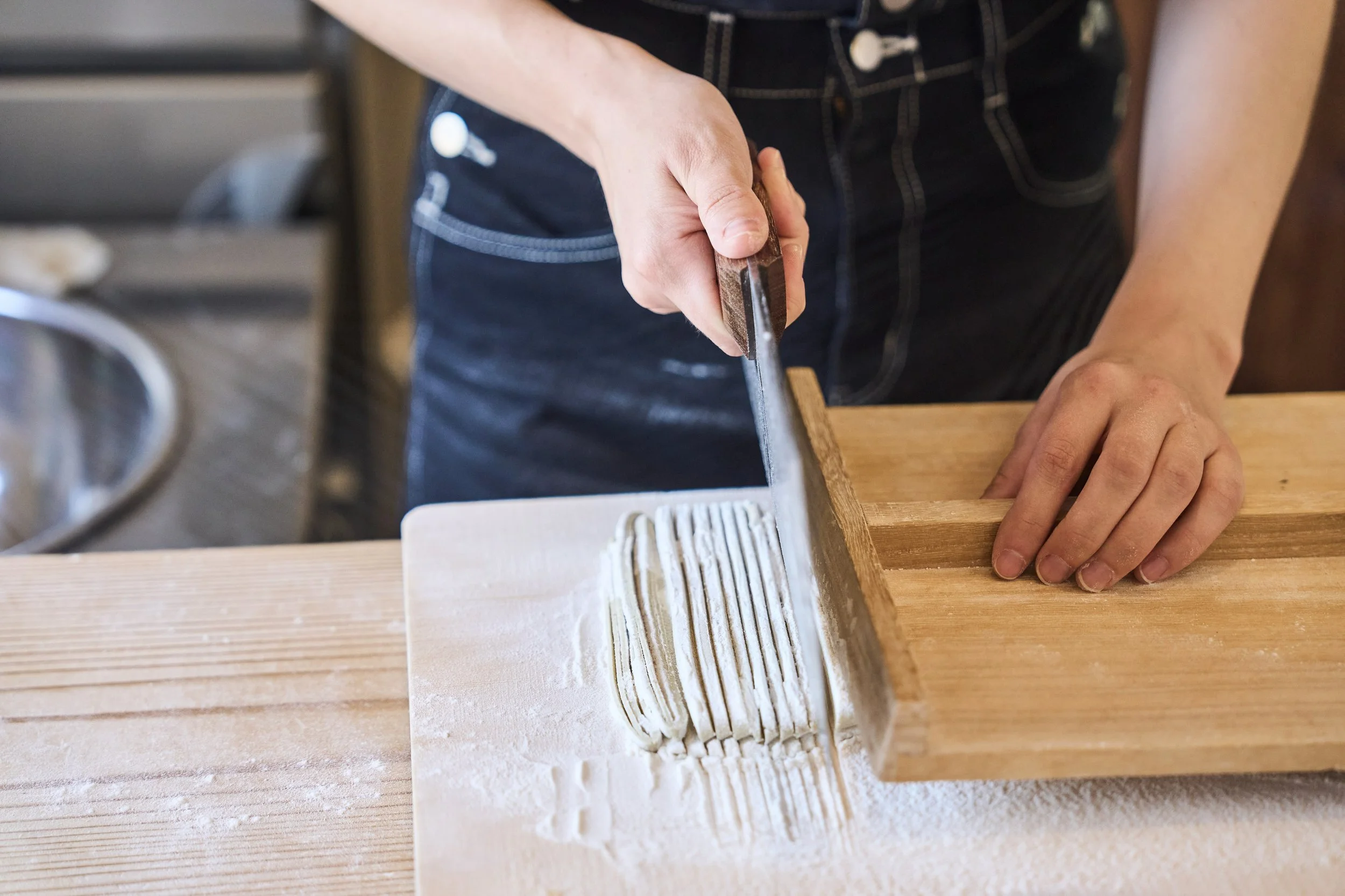 2-Niigata_Soba noodle making_065.jpg