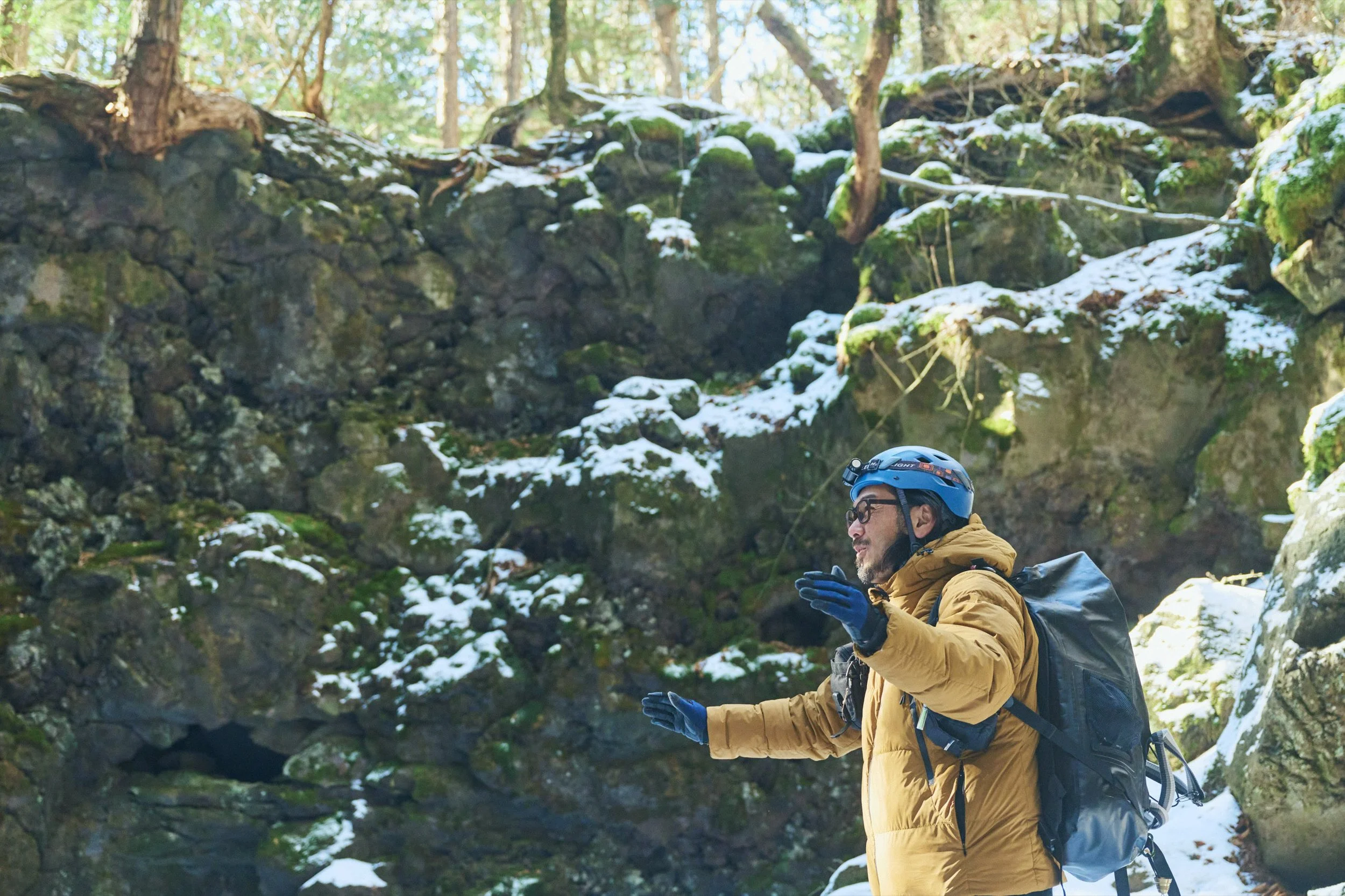 18-JP-19-HIKE-01_AokigaharaForestTour_FujiHat_2560px_184.jpg