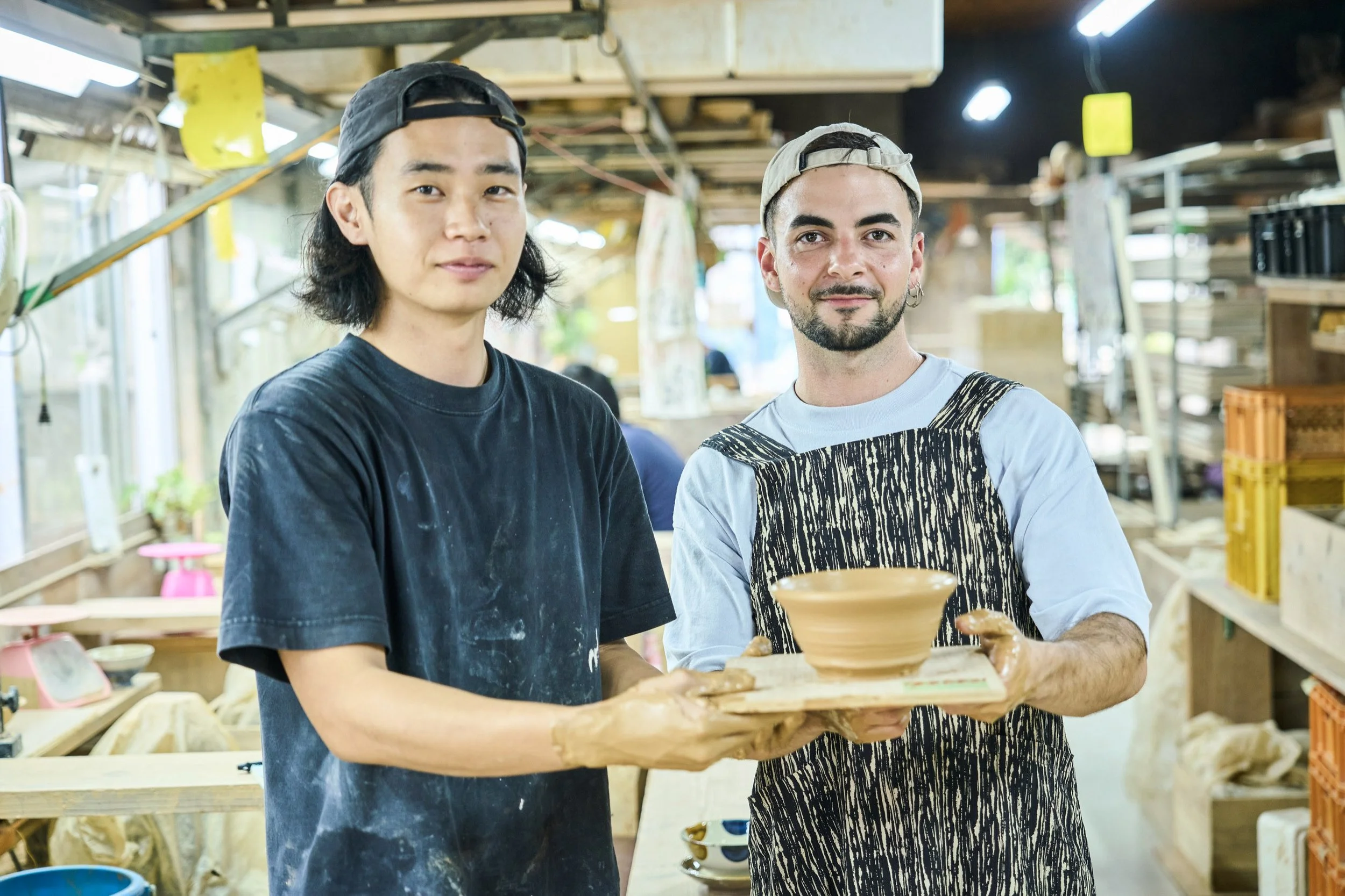 13-OKINAWA_Pottery_Tōshingama_2560px_081.jpg