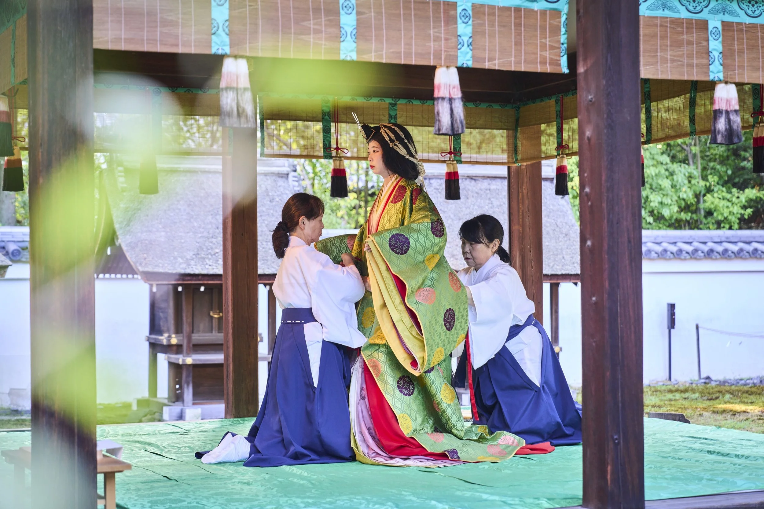 13-KYOTO_Jūnihitoe_ShimogamoJinja_2560px_075.jpg