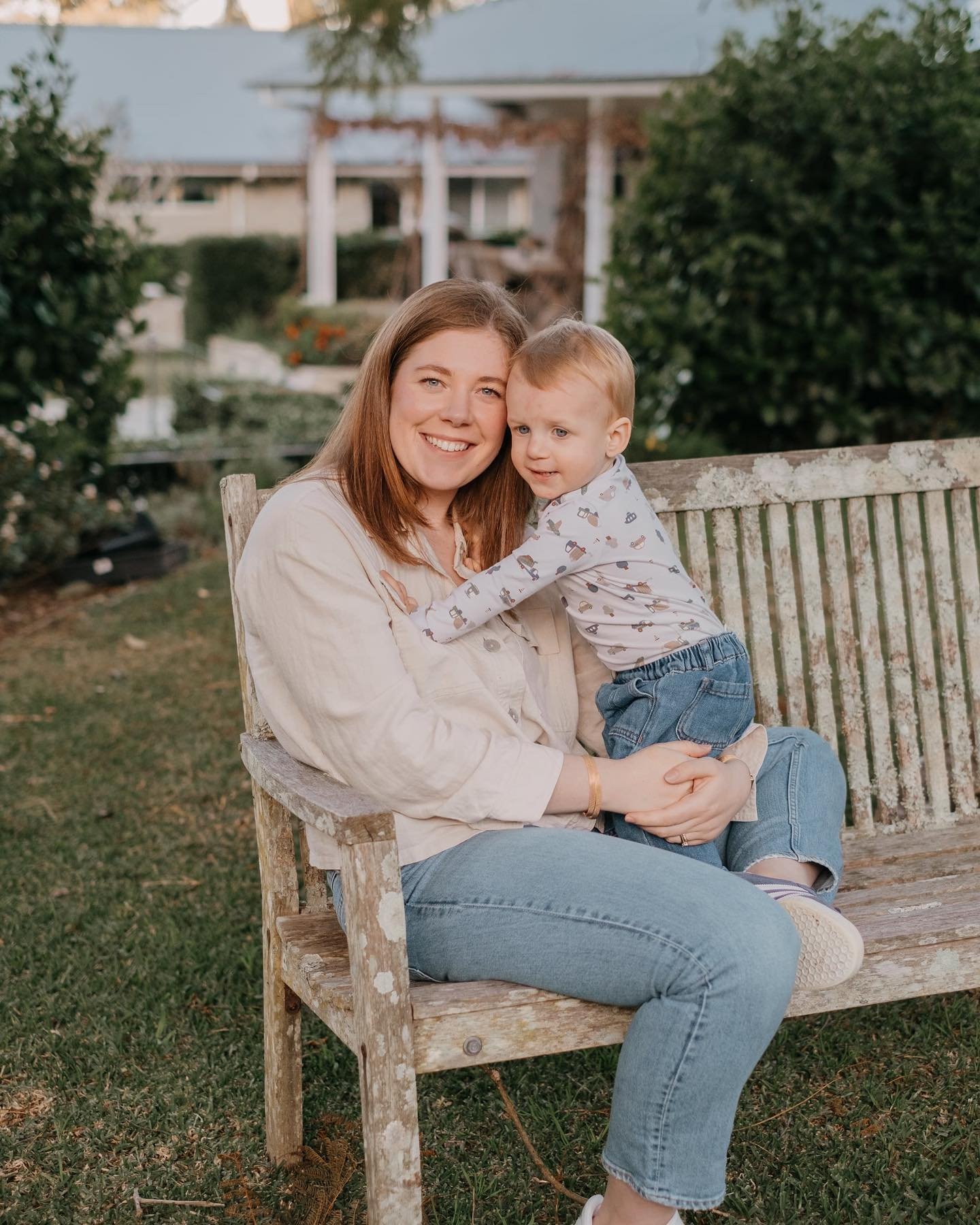 Hi 👋🏼 I&rsquo;m Lucy!  I live on the central coast with my wonderful husband Matthew and our beautiful son, Thomas. Of course, our family wouldn&rsquo;t be complete without our two Golden Retrievers, Charlie and Lola. 
I&rsquo;ve always had a keen 