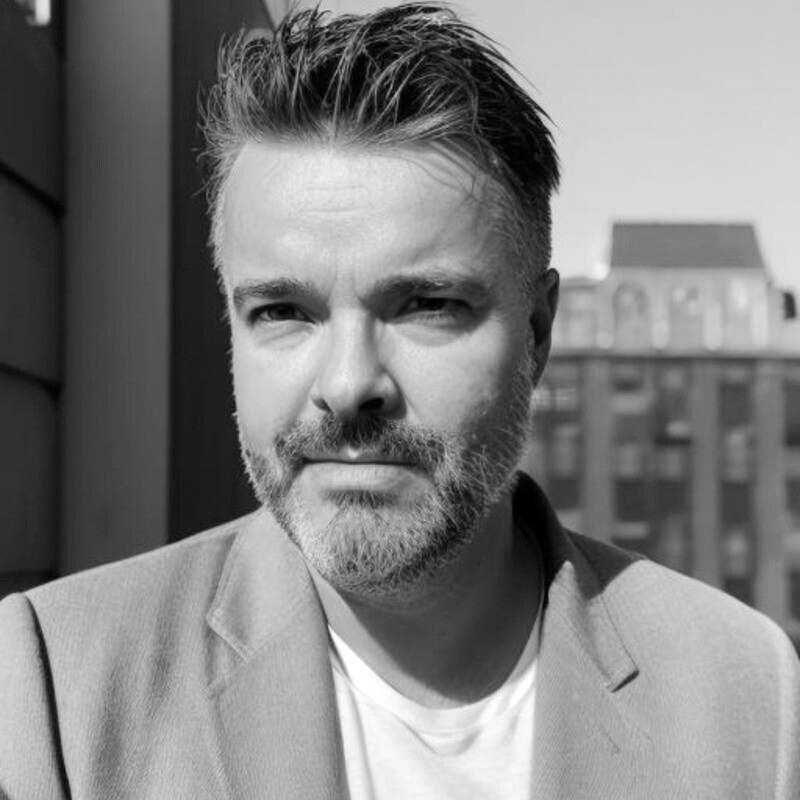 Schwarz-weiß-Collage des AutoProff-Teams – engagierte Expertinnen und Experten für digitalen, sicheren und transparenten Fahrzeughandel.