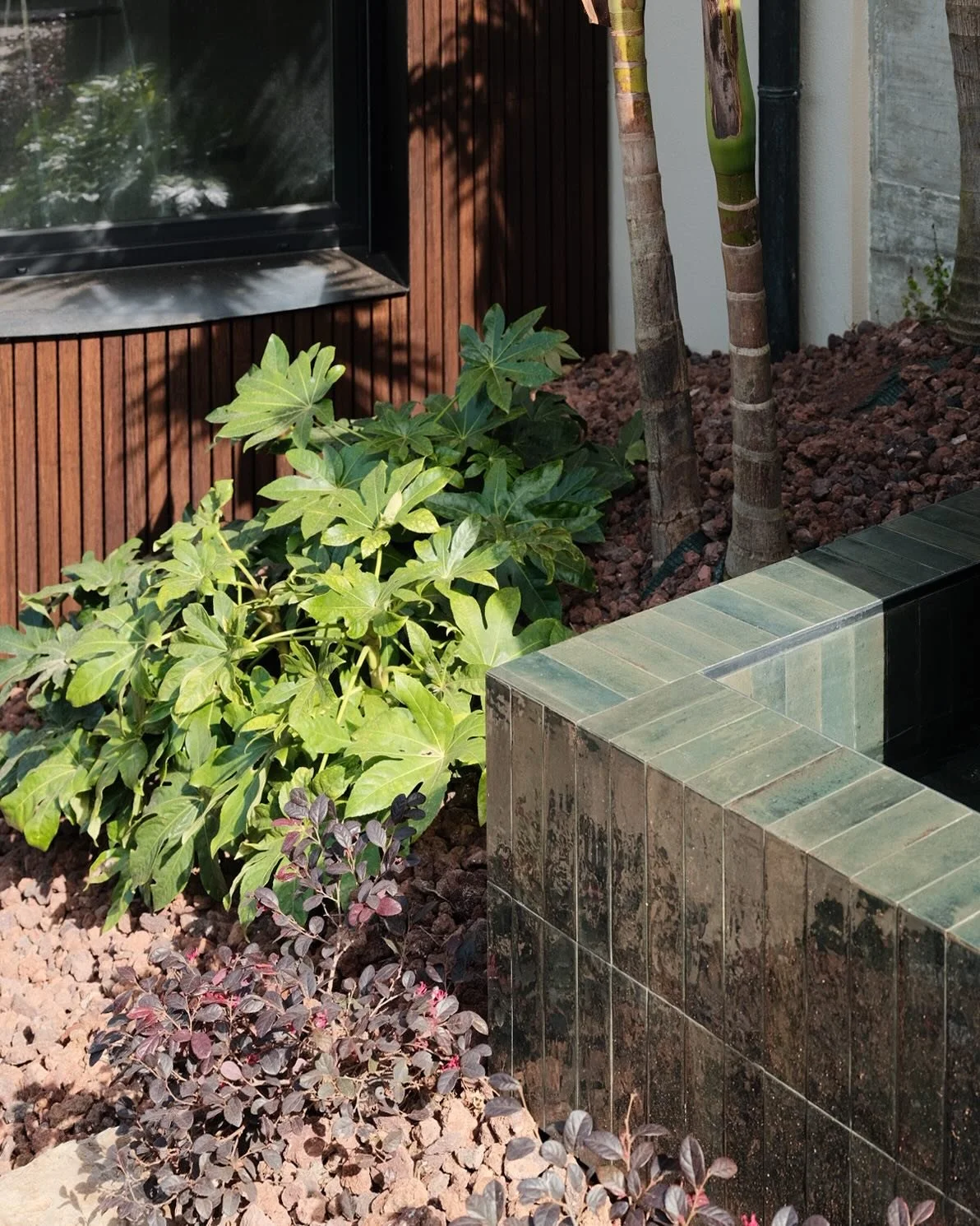 Villa in Estoril - This villa is part of the region&rsquo;s history, having been originally built by English engineers who came to install the Cascais-Lisbon railway line at the beginning of the last century.

The property has different levels from i