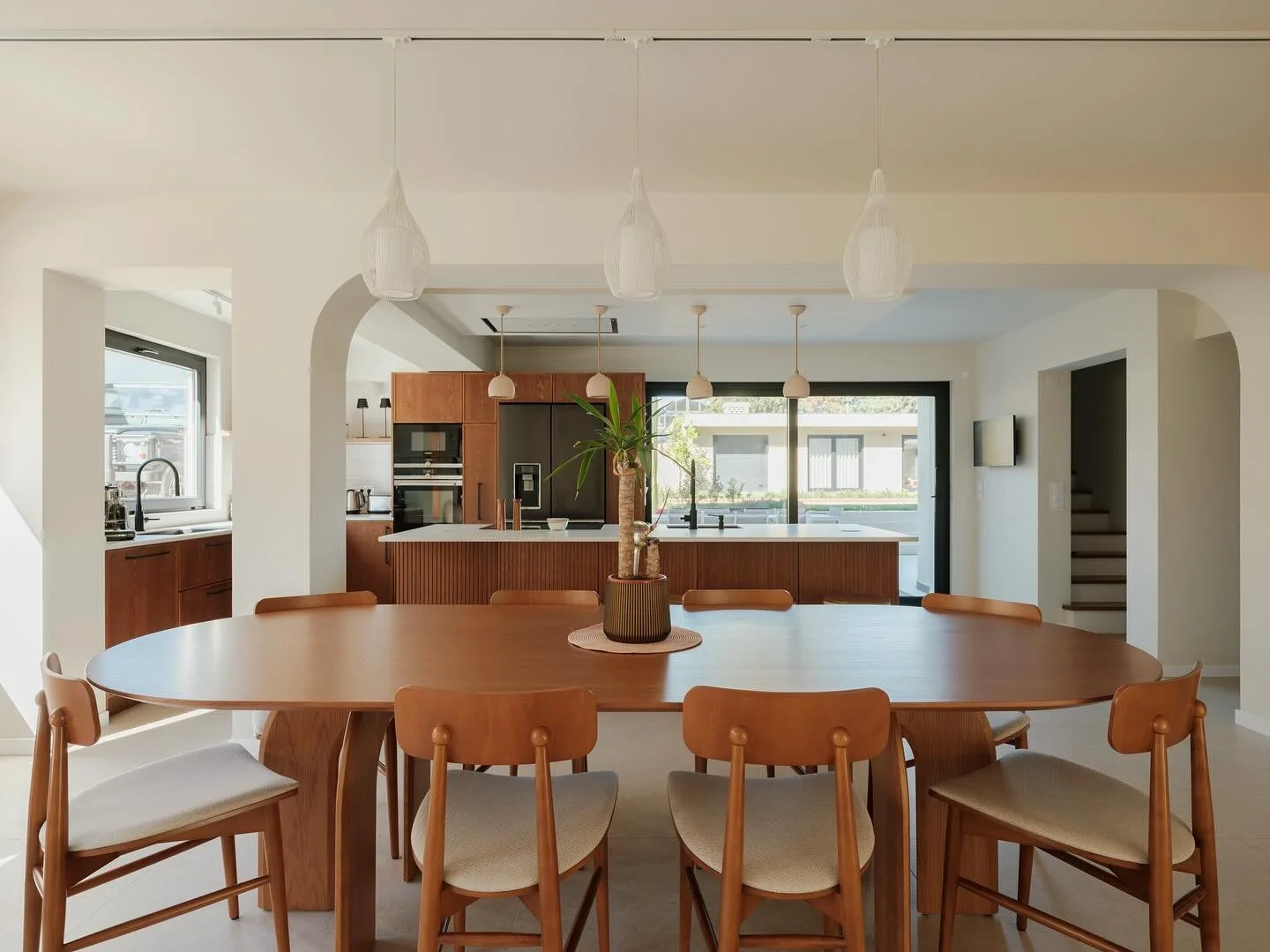 Renovating a home is an organic process of intentions, surprises, and decisions. This project in the Verdizela neighborhood was enriching due to the close relationship between the clients&rsquo; vision, the architectural ideas, and the construction t