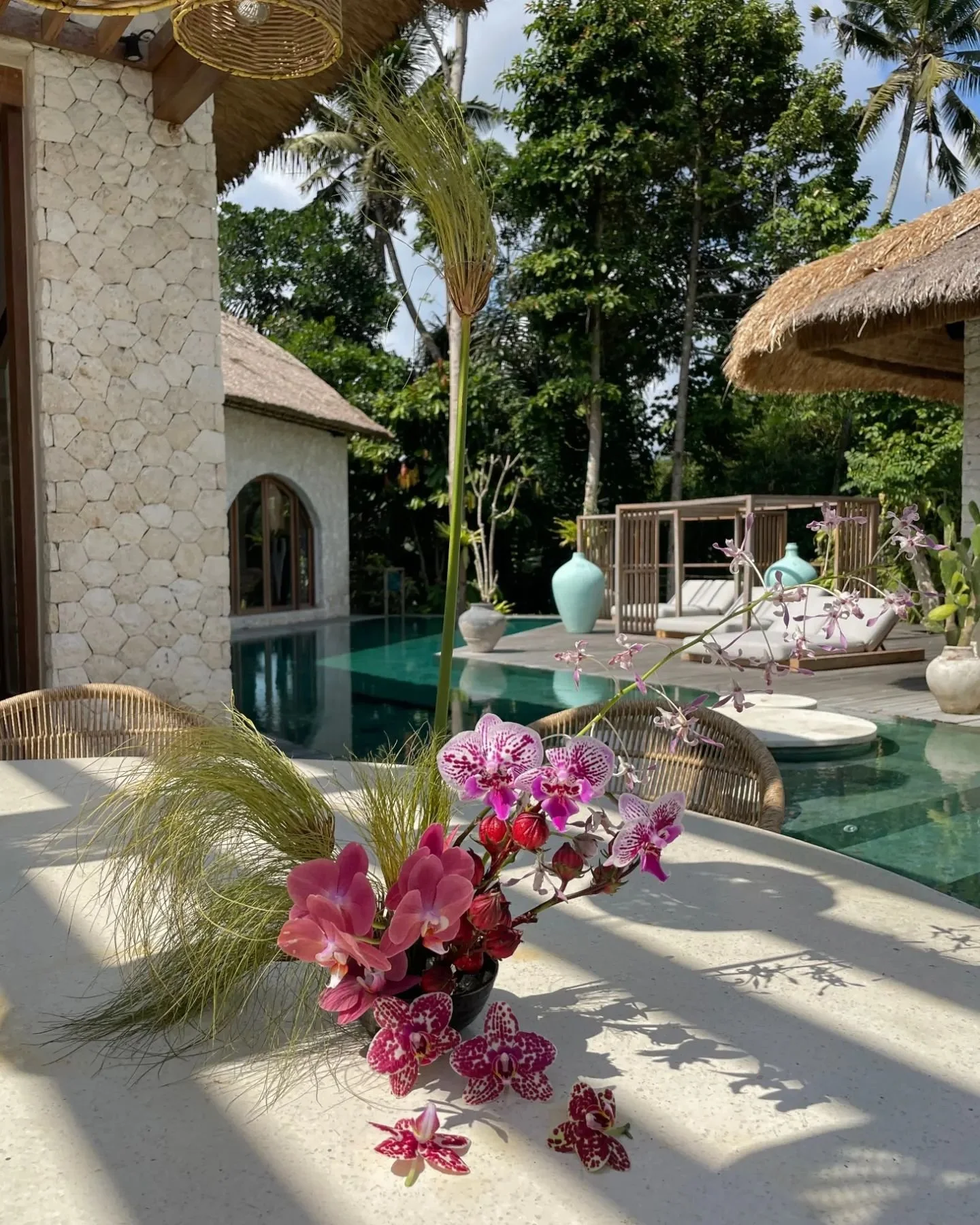 Can't believe it's been a year since I joined  @tremellabotanicals and @cacaosingapore at the most magical Nourish Retreat in Bali! 

Such a beautiful experience to create with local tropical flowers, share cacao and connect with incredible women and